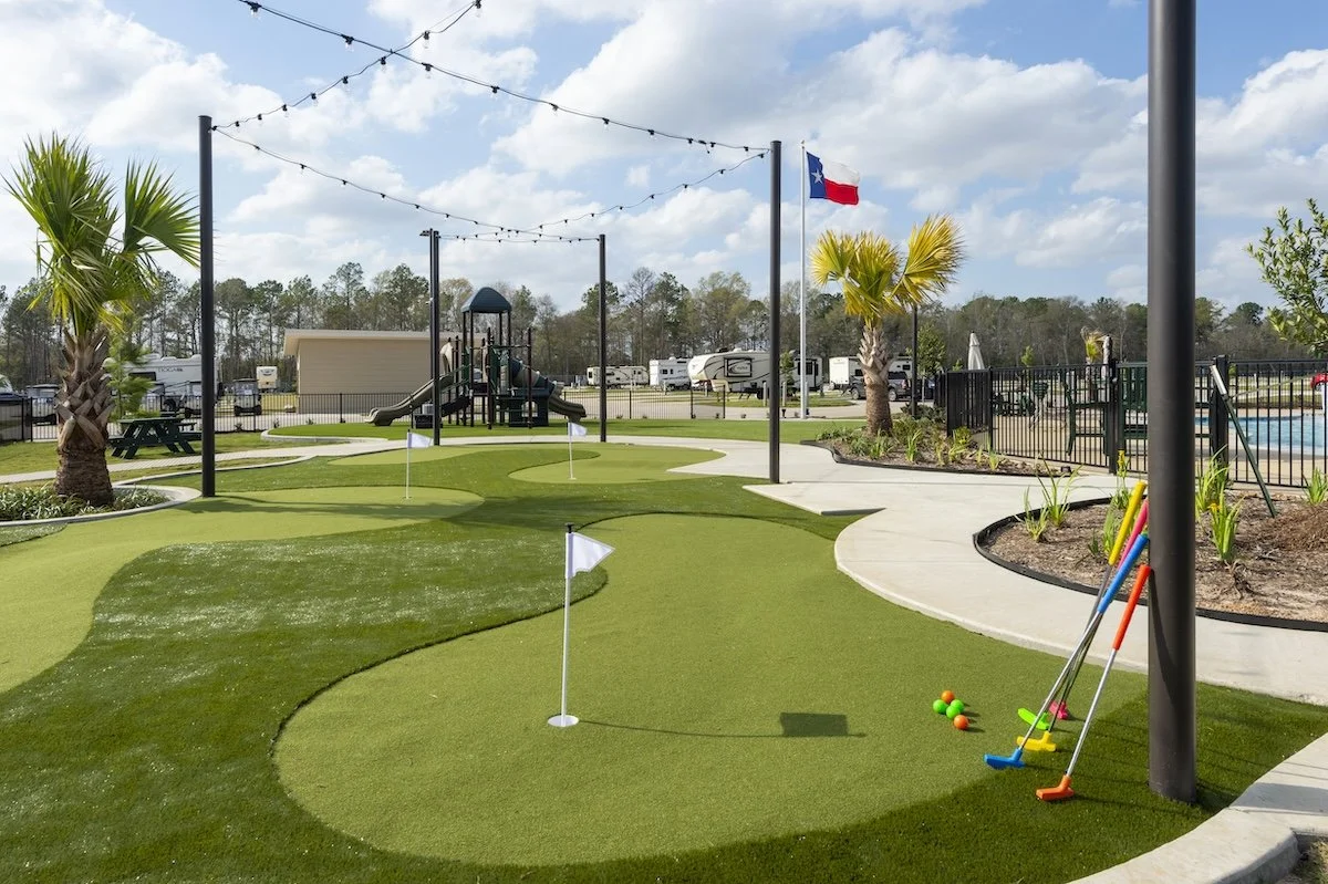 Lawn Games & Putting Green