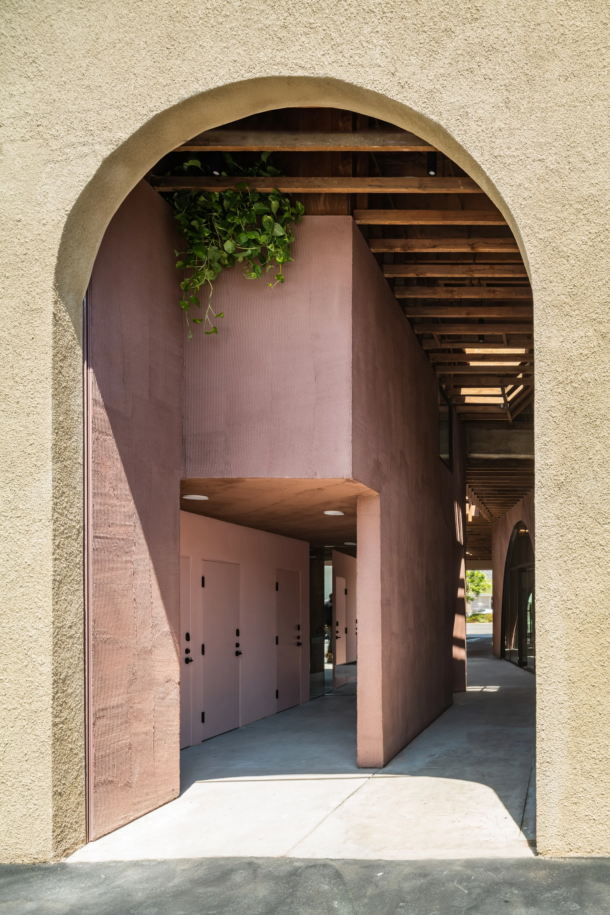 15_FA_Atwater Canyon_Photography Here And No_Passageway Back Entrance_SE_without people_L1490659b.jpg