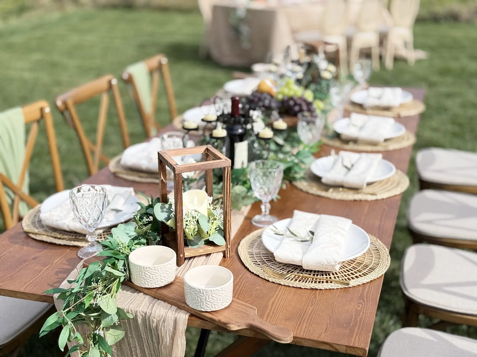 Harvest Farm Table & Harvest Chairs with Table Tops 