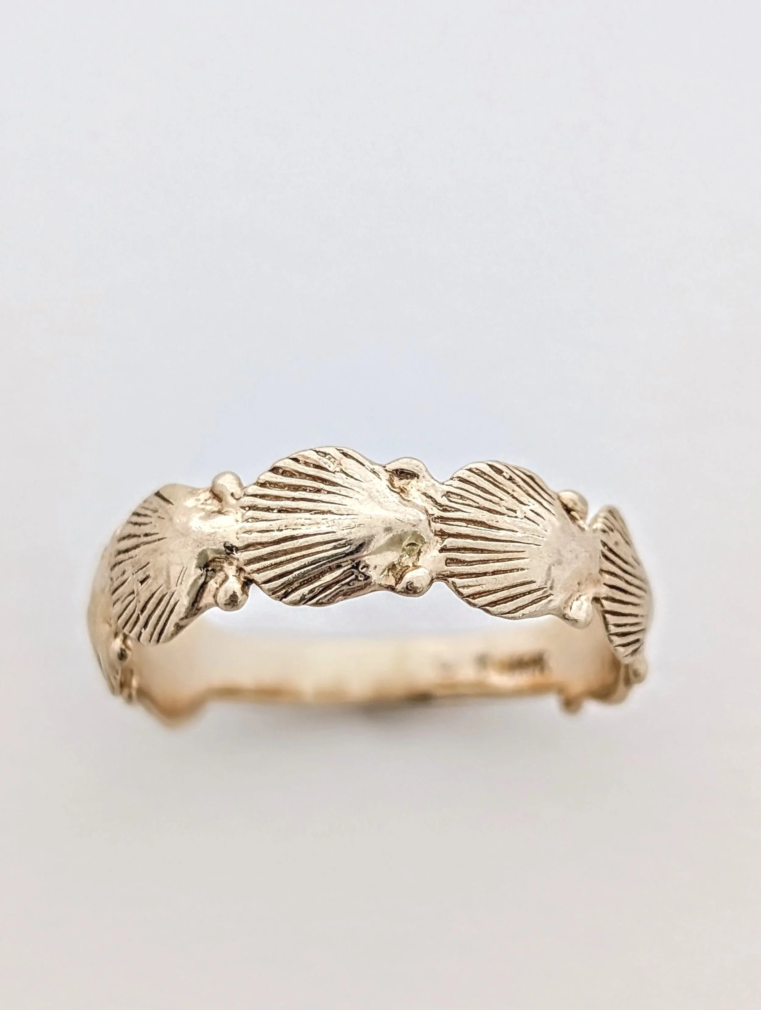 Vintage 14k gold Seashell Eternity band