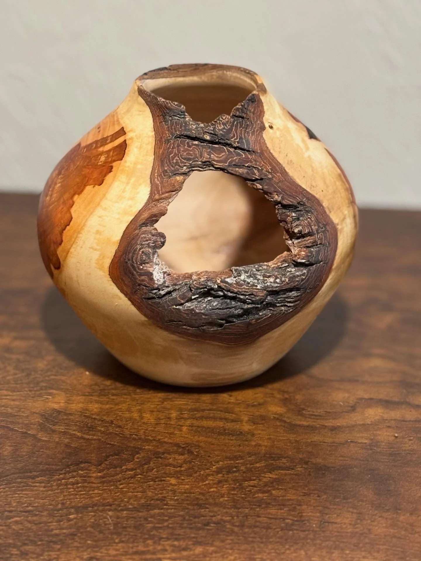 Snow day!! What else am I going to do in a snowy day?  This hollow form is from a piece of Bradford Pear that came down on my property in a wind storm . #woodturningman #woodartisan #woodturnedhollowform #woodturners_worldwide #bradfordpear