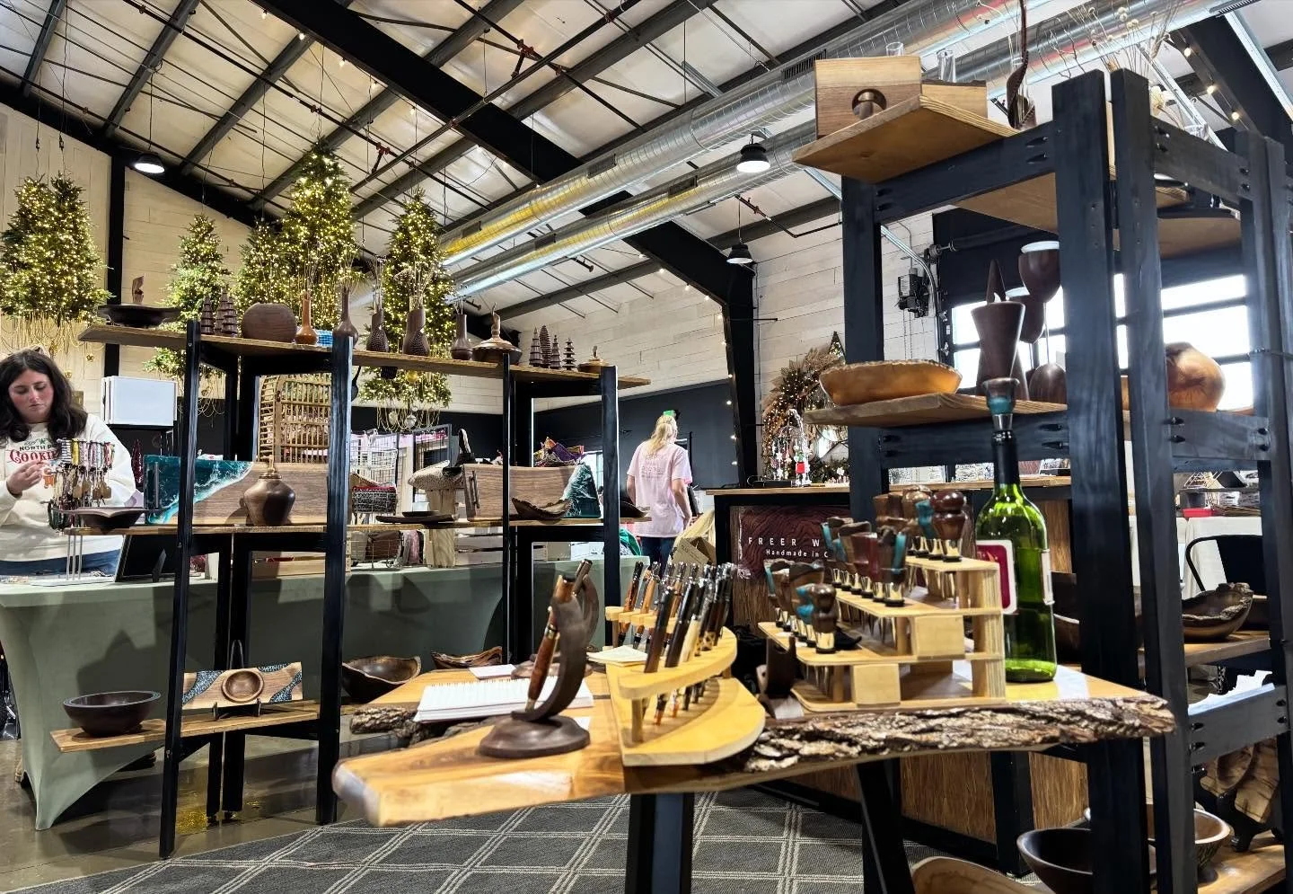 All set up at the Design Barn in Hebron,IN.  It warm and the bar is open!  I&rsquo;m sure you will find something for the hard to buy for person in your life. #designbarn #designbarnevents #shopsmallbusinesses #woodartisan #holidaygift #christmas #ch