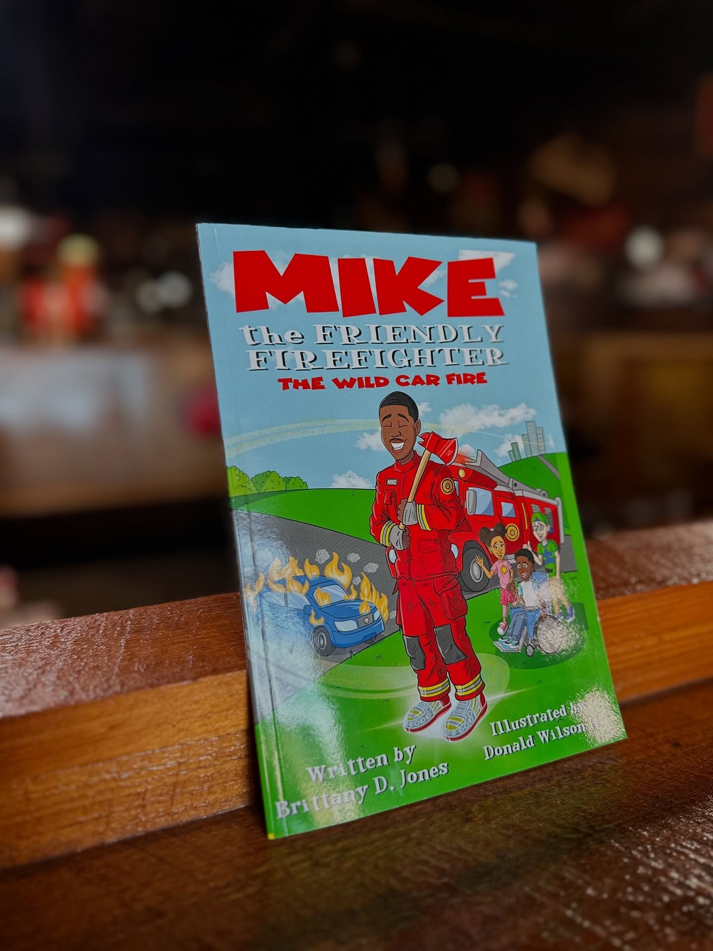Have you marked your calendar π
yet?! July 12th is the day and we’re officially a month away ! Books π & Barbecue @bonospitbbq π. Drop a chicken leg π if you’re coming! πThe first 30 kiddos to arrive get a copy of #mikethefriendl
