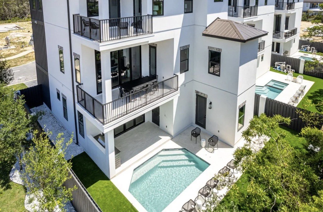 Small backyard but want a pool with plenty of seating? We can make it happen