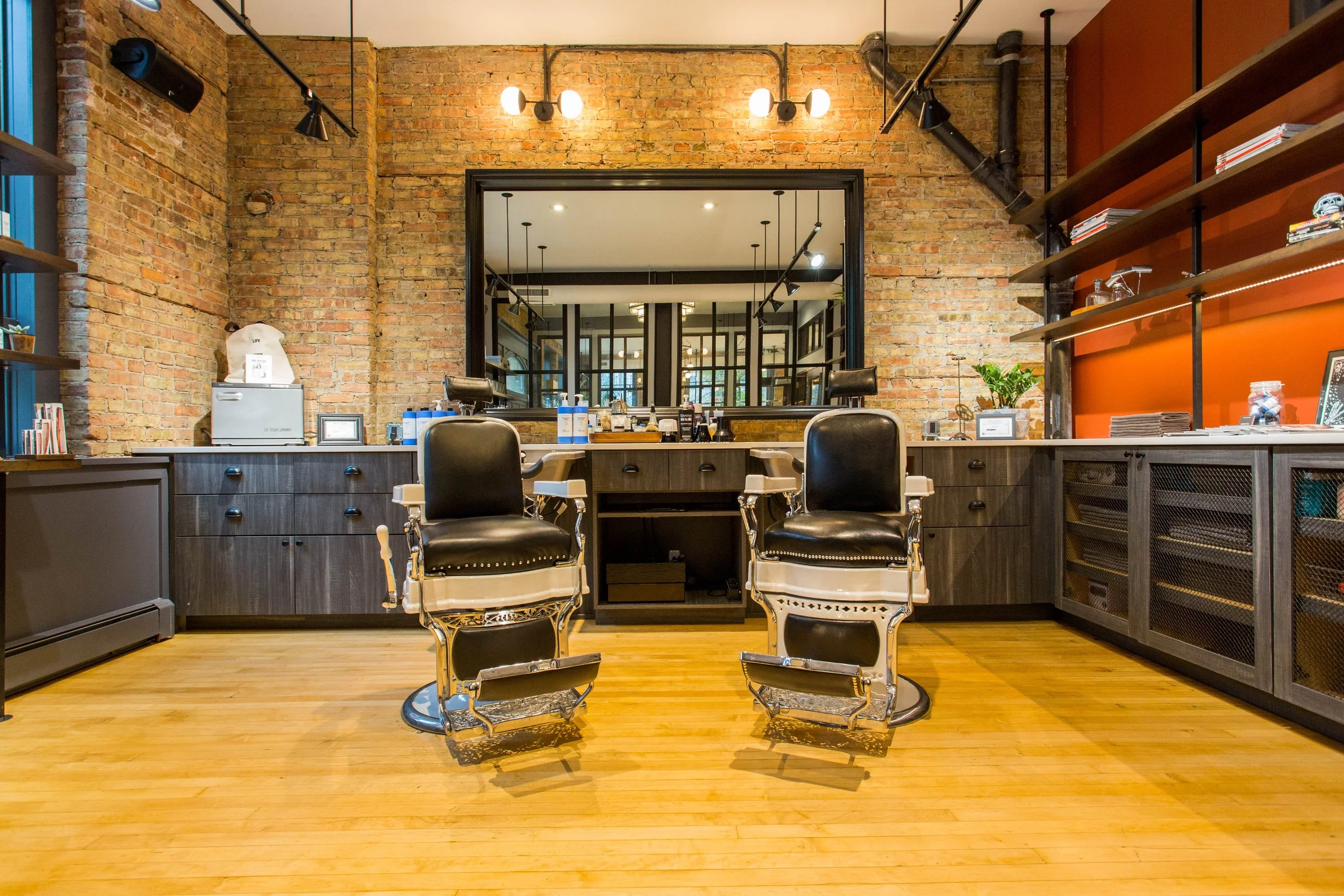 Solo Salon Washington St