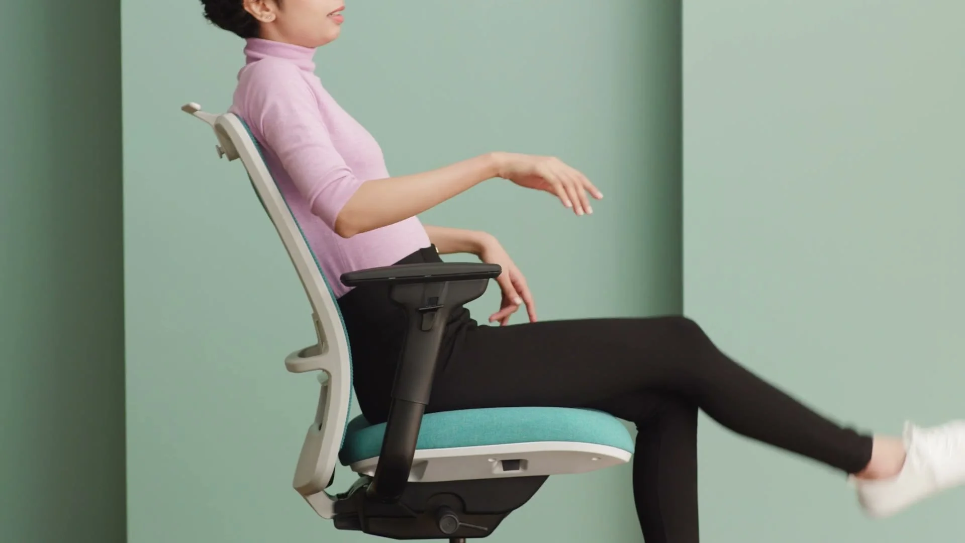 Steelcase Personality Plus, film still 2