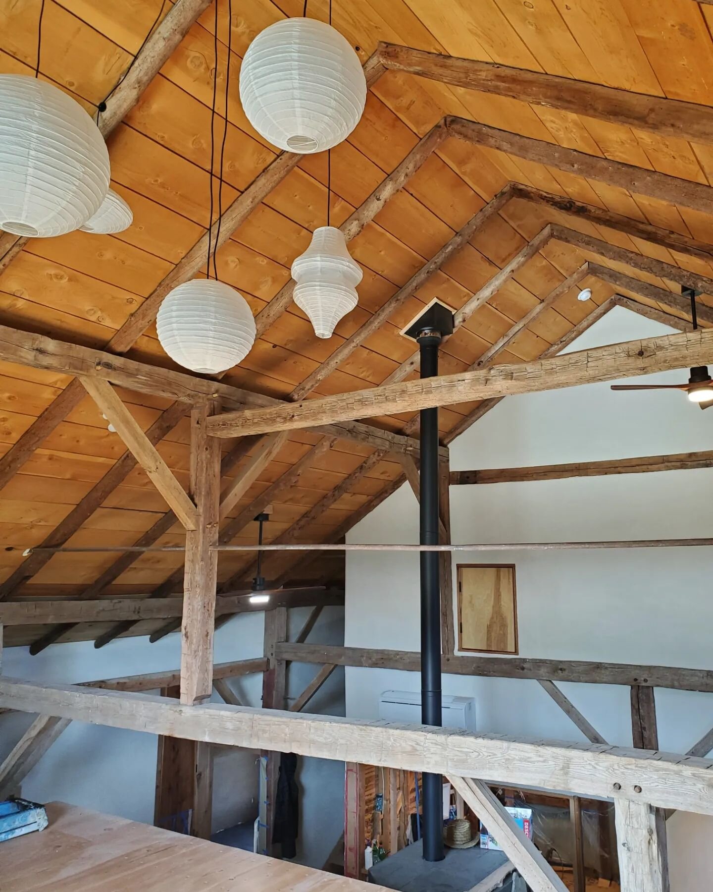 The Gold Hill Residence PART 2 - Gold Hill, OR.
This stunning house is nearing completion.  So, my client approached me in early 2019 with an idea to take apart a 100 plus year old structure in Wisconsin, haul it out to Oregon, re-erect it, and build