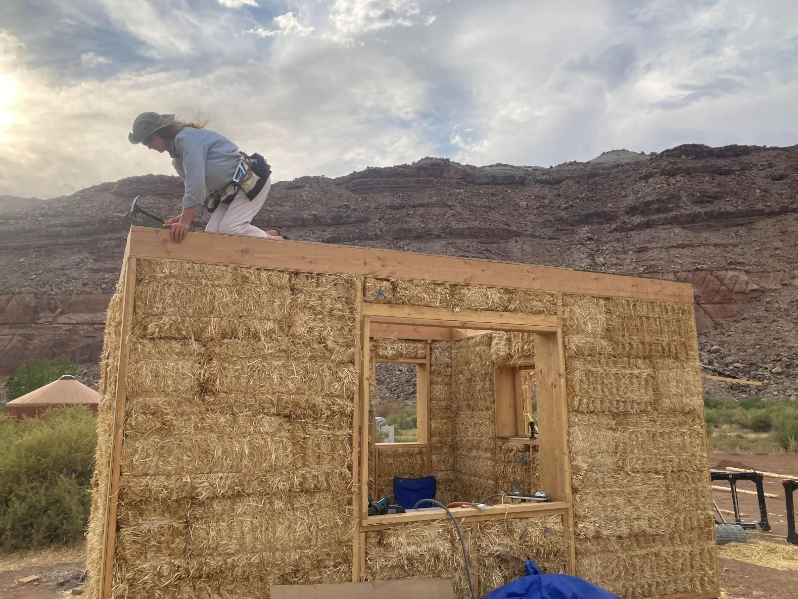 straw bale cabin utah 4.jpg