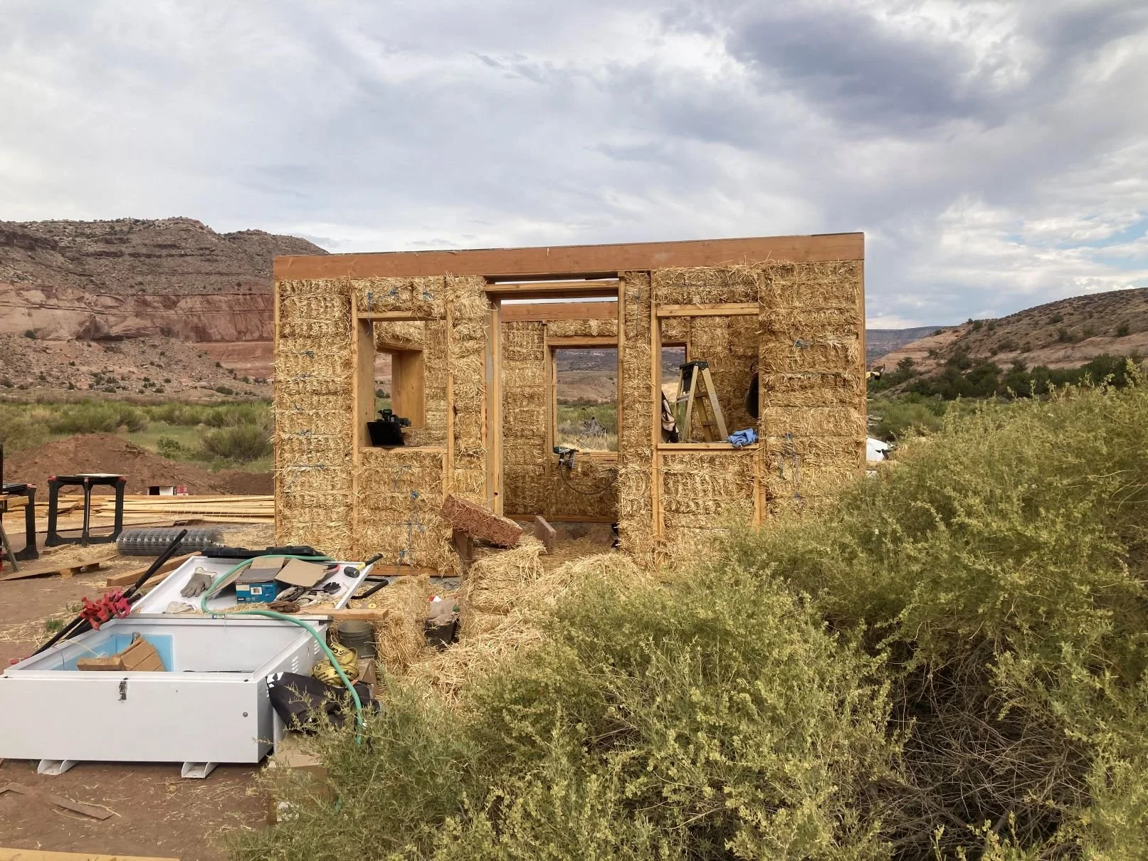 straw bale cabin utah 8.jpg