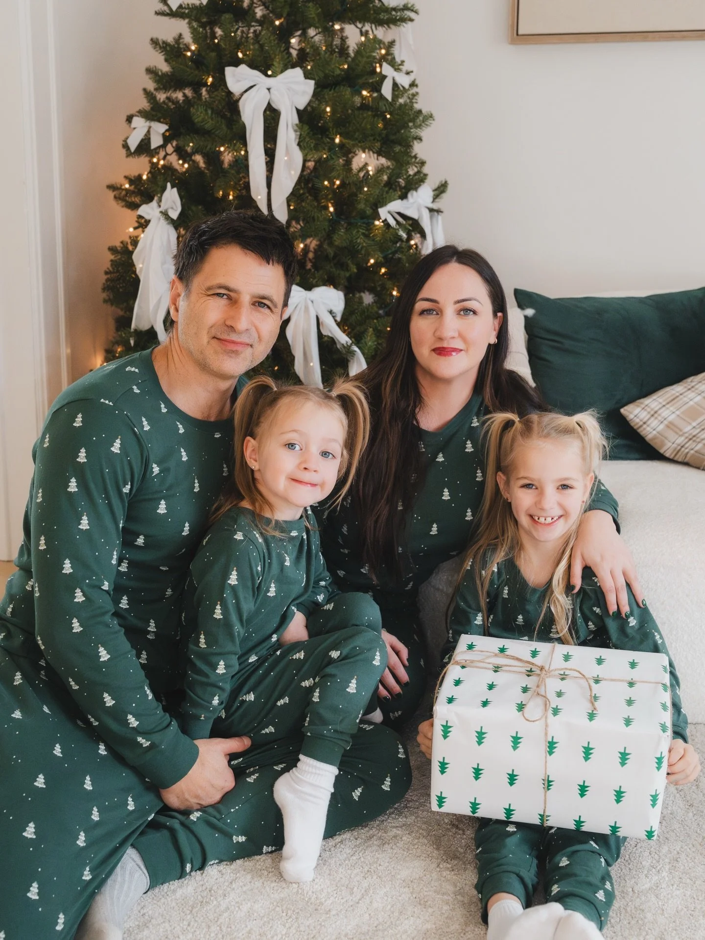 wishing everyone a very merry christmas!✨

here&rsquo;s a few more special holiday moments captured by our team at @kuvahaus 🤎