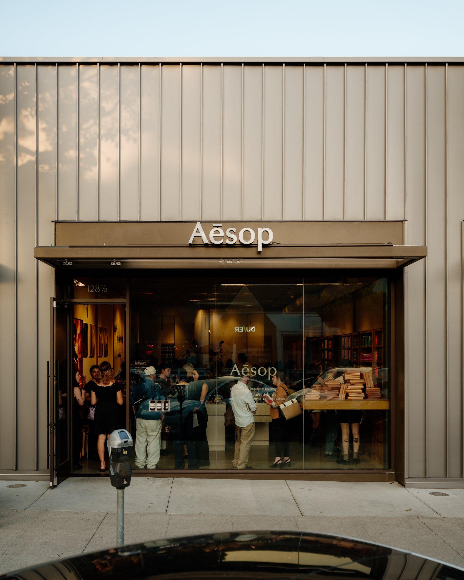 seanazen_event_Aesop_QueerLibrary_2025_lowRes-40.JPG
