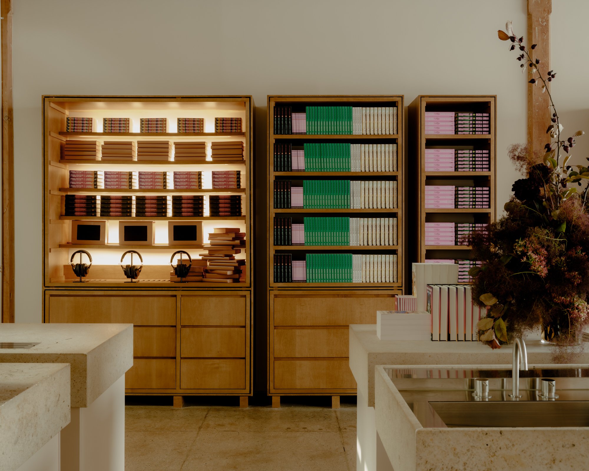 seanazen_Interior_Aesop_QueerLibrary_2025_lowRes-23.JPG