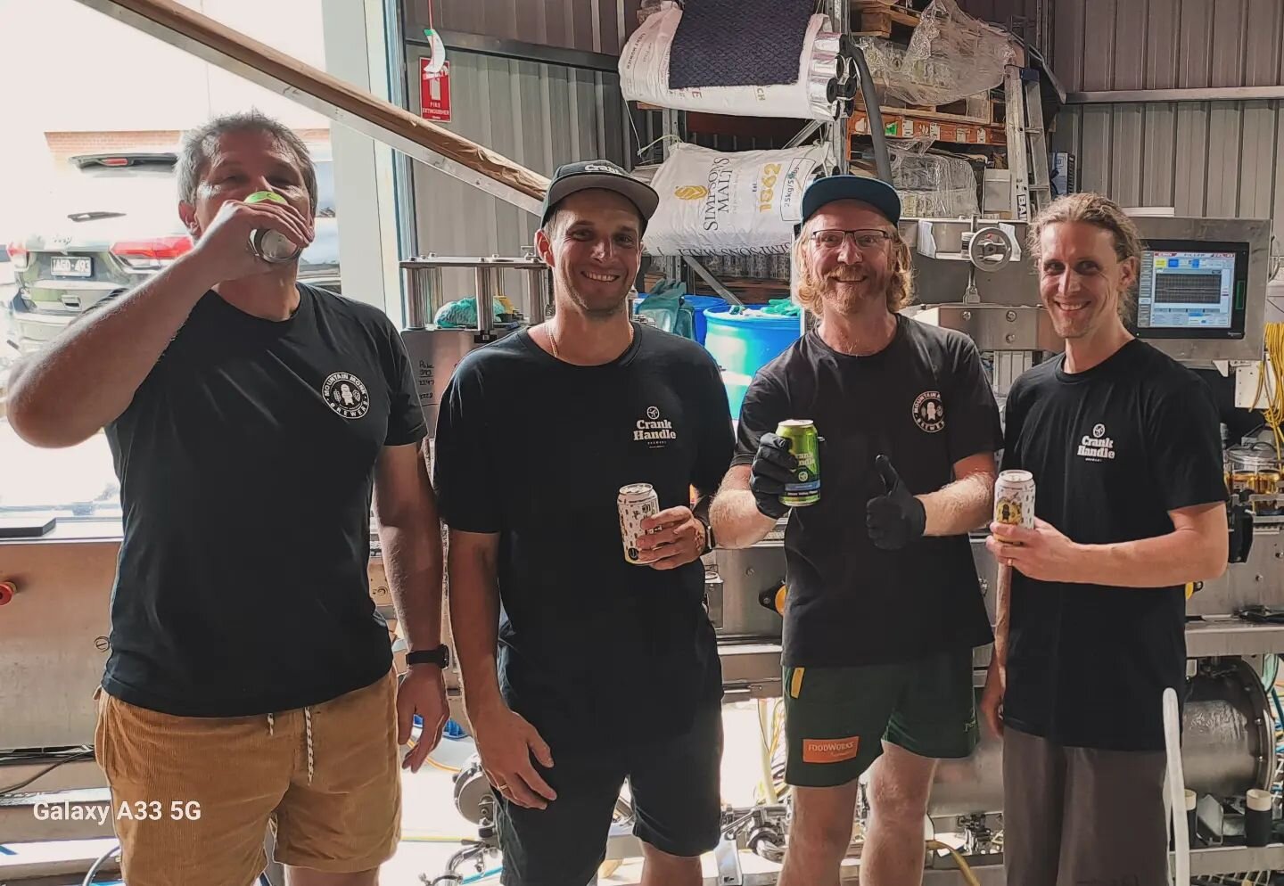 Upper Kiewa Valley High Country Brewers represent!! 👊 Great day canning our amazing beers together👍😁🍻🤟 #highcountryhopsfestival #highcountry #brewerytrail #tourismnortheast #crankhandlebrewery #mountainmonkbrewers #highcountrybrewerytrail #visit
