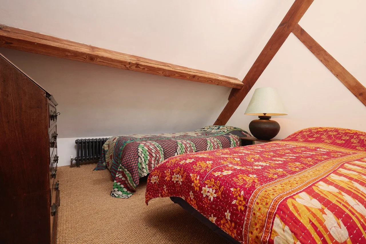 UPSAIRS BED ROOM 2__MI_7563 copy.jpeg