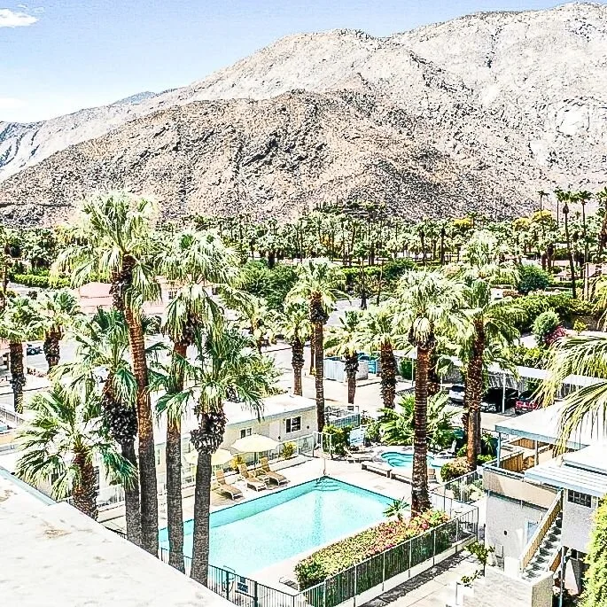 Already missing summer? A long-term fall or winter stay at PS-Gem is just what the doctor ordered!

✔️ Sunny, temperate weather
✔️ Killer uptown location
✔️ Retro-modernist vibes

 #artofleisure #palmsprings #findyouroasis #uptowndesigndistrict #mcmd