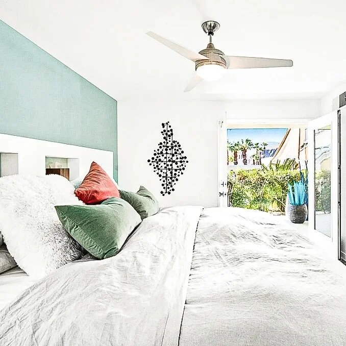 This king-sized bed at PS-Gem is the nap oasis of your dreams... literally!

French doors open to the front porch lanai. Ensuite to a vanity area and bath with shower/tub.

 #artofleisure #palmsprings #findyouroasis #uptowndesigndistrict #modernismwe