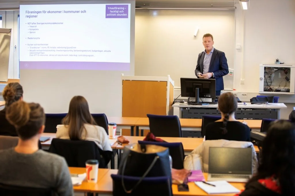 Kanslichefen mötte frågvisa ekonomistudenter