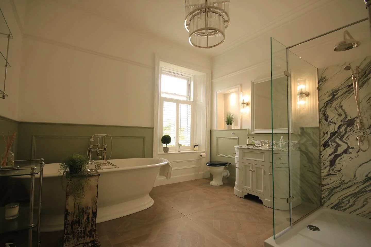&bull; 𝐓𝐡𝐞 𝐆𝐫𝐞𝐞𝐧 𝐑𝐨𝐨𝐦 🌿

Our head designer transformed this unused bedroom into a luxurious bathroom to fulfil the clients brief of a classic space to truly relax and unwind.

The @Drummonds_Bathrooms polished nickel brassware along with