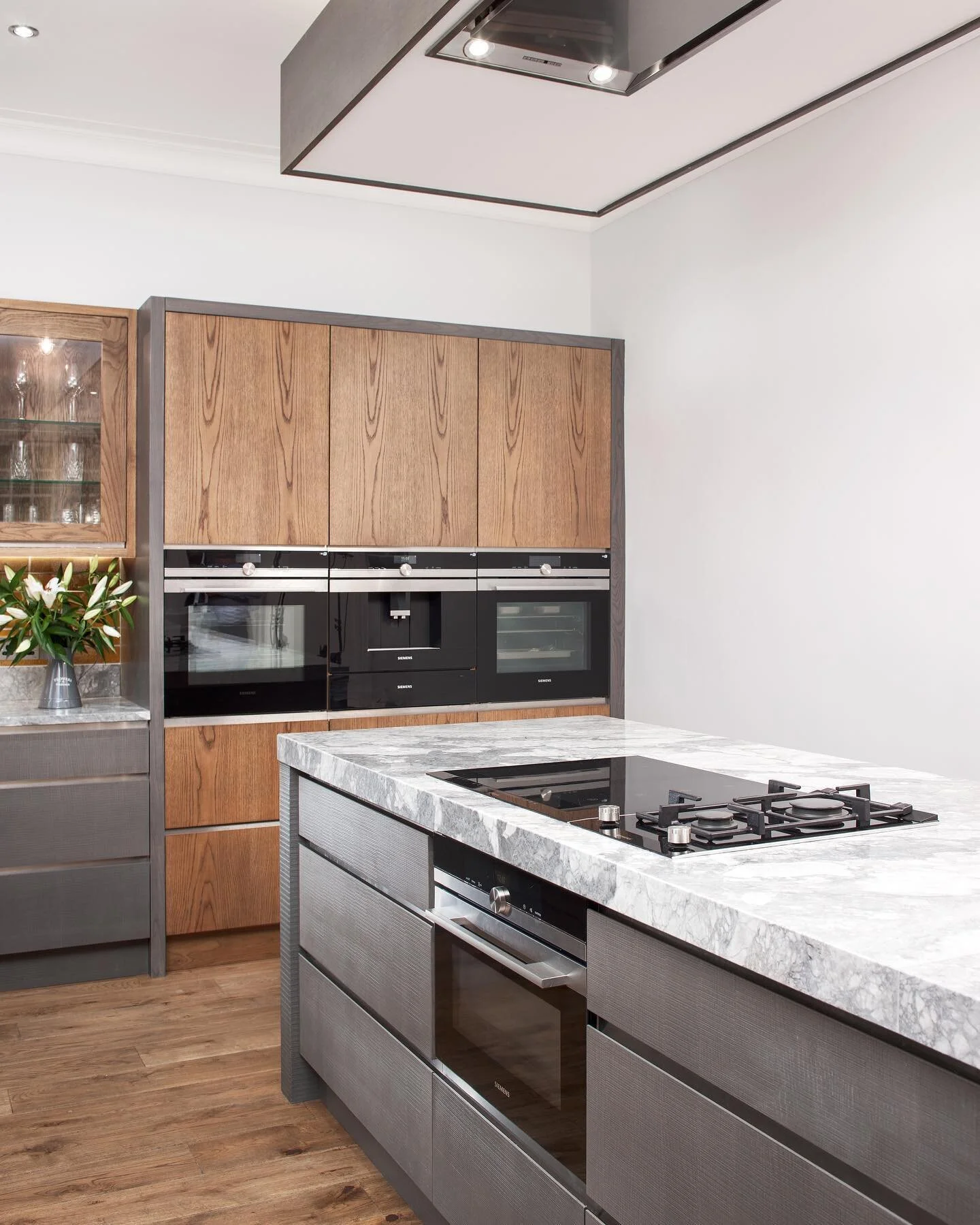 &bull; 𝐌𝐨𝐝𝐞𝐫𝐧, 𝐘𝐞𝐭 𝐑𝐮𝐬𝐭𝐢𝐜

The Ardoch range offers an exquisite and unique way to give your home a modern, yet rustic feel. This bespoke design features sleek lines and sharp angles that will give your kitchen a stunning, contemporary 
