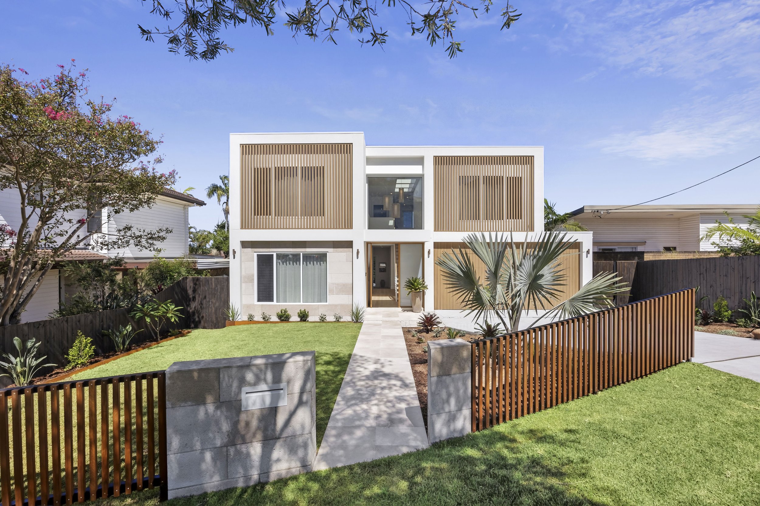 17 Jocelyn Street North Curl Curl
Management collab with IRIE Homes & creative clients Stephen & Raechel