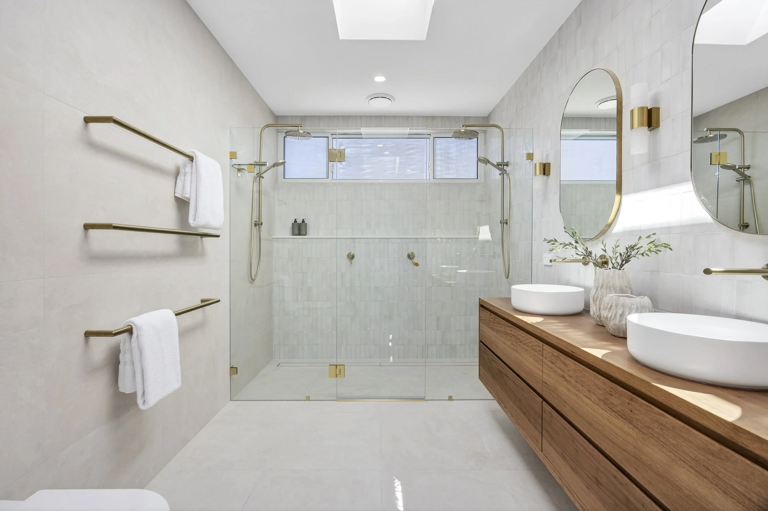 17 Jocelyn Street North Curl Curl
Management collab with IRIE Homes & creative clients Stephen & Raechel