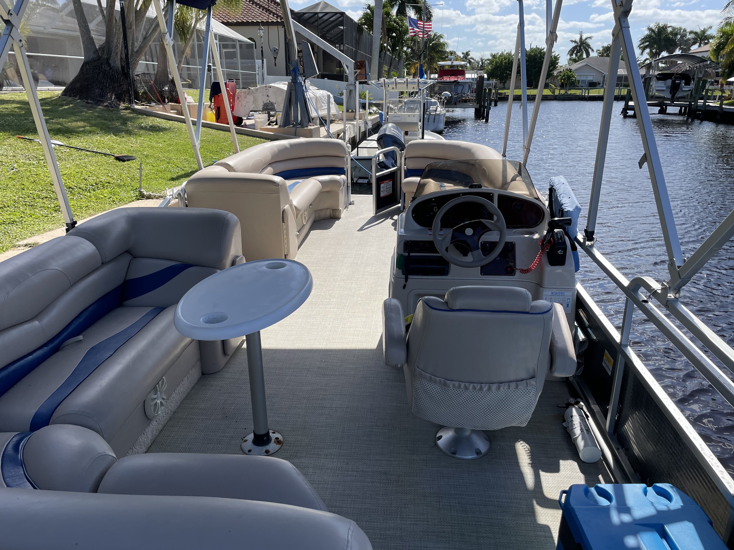 Patriot Boat and Watersports 25 Pontoon.jpg