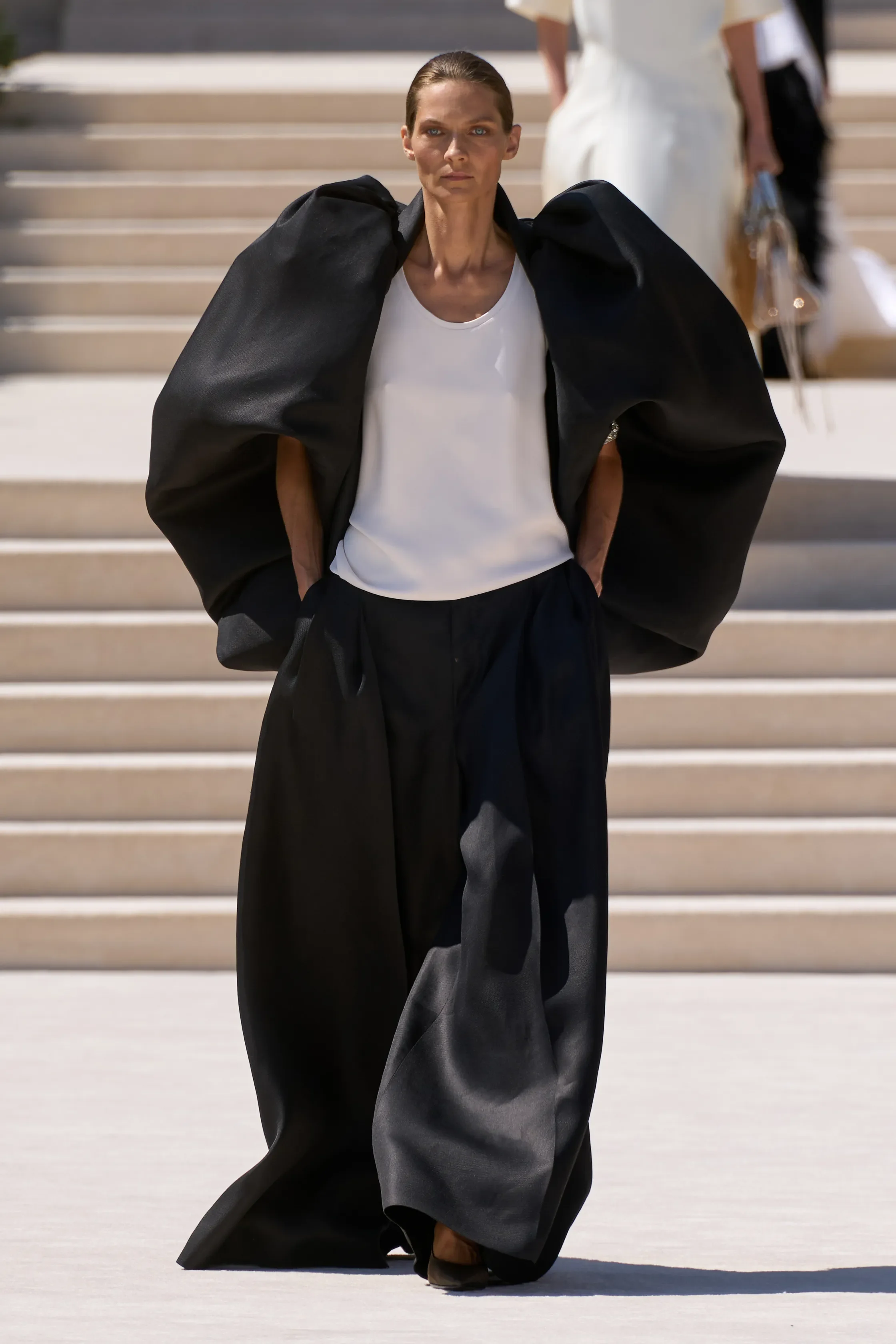 00004-balenciaga-fall-2026-couture-credit-gorunway.webp