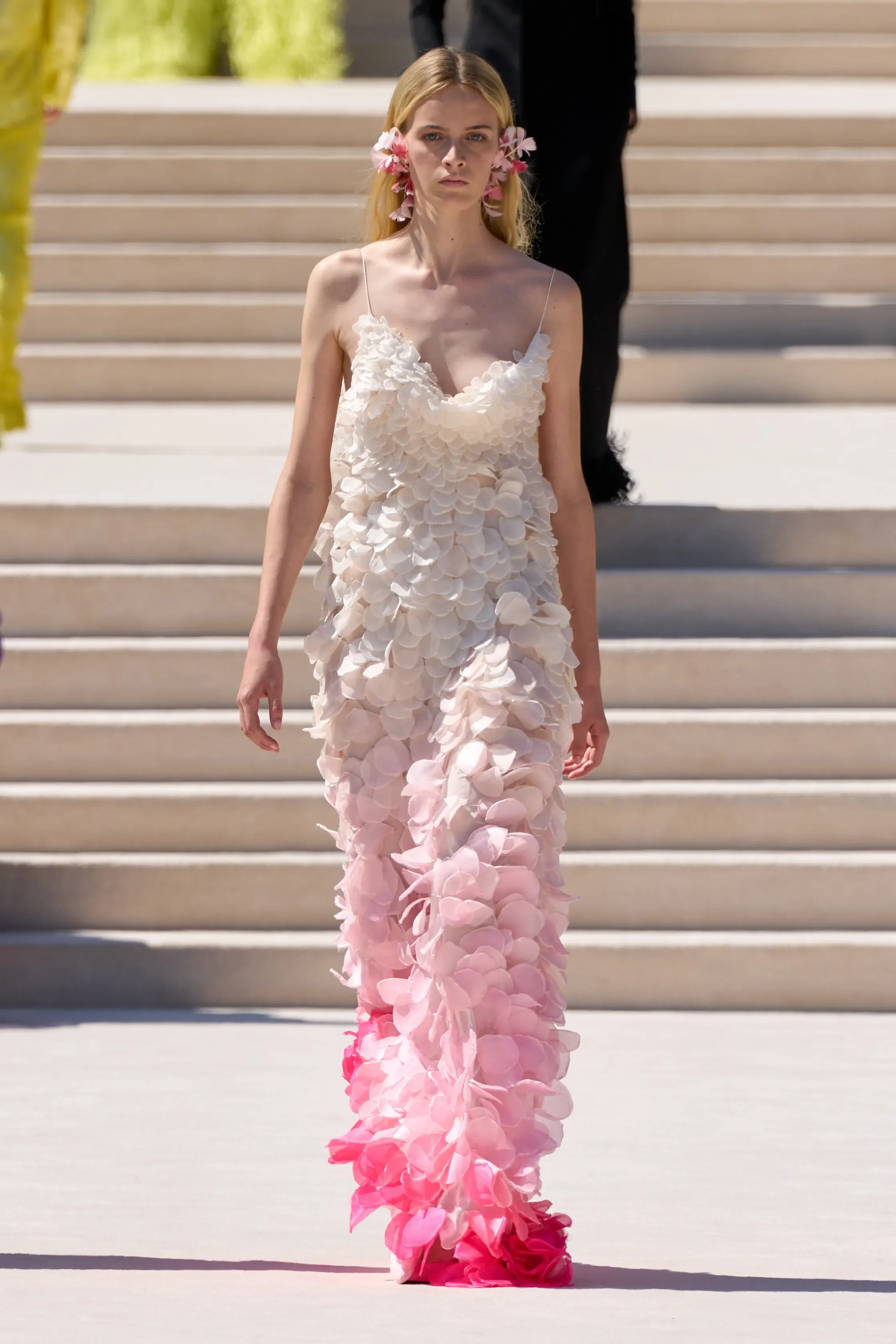 00025-balenciaga-fall-2026-couture-credit-gorunway.webp