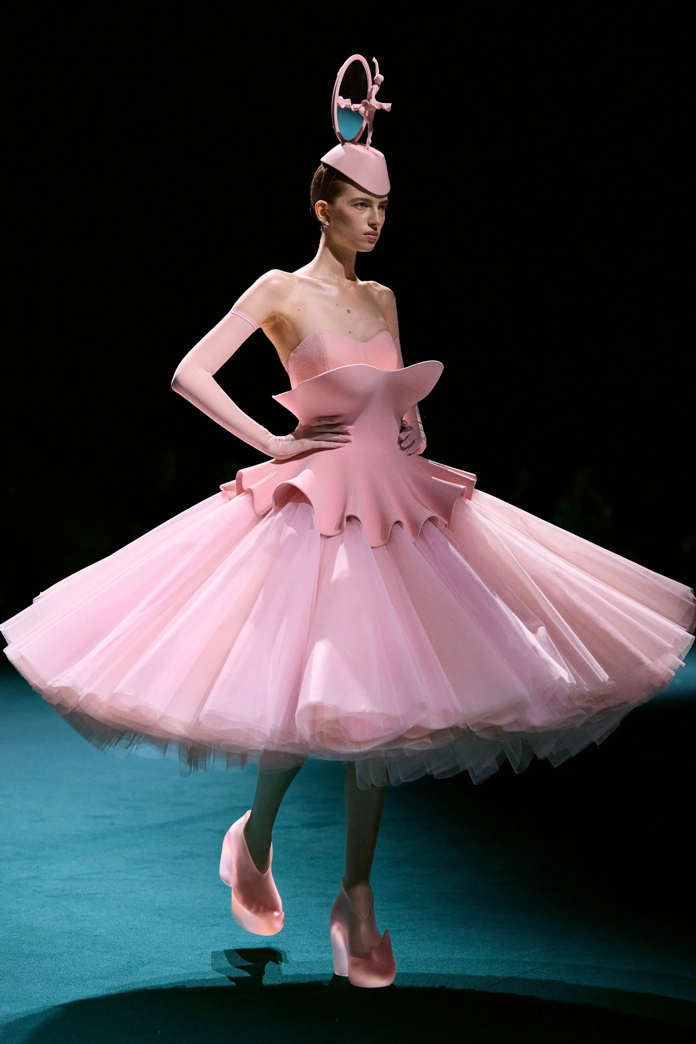 00019-robert-wun-fall-2026-couture-credit-brand.webp