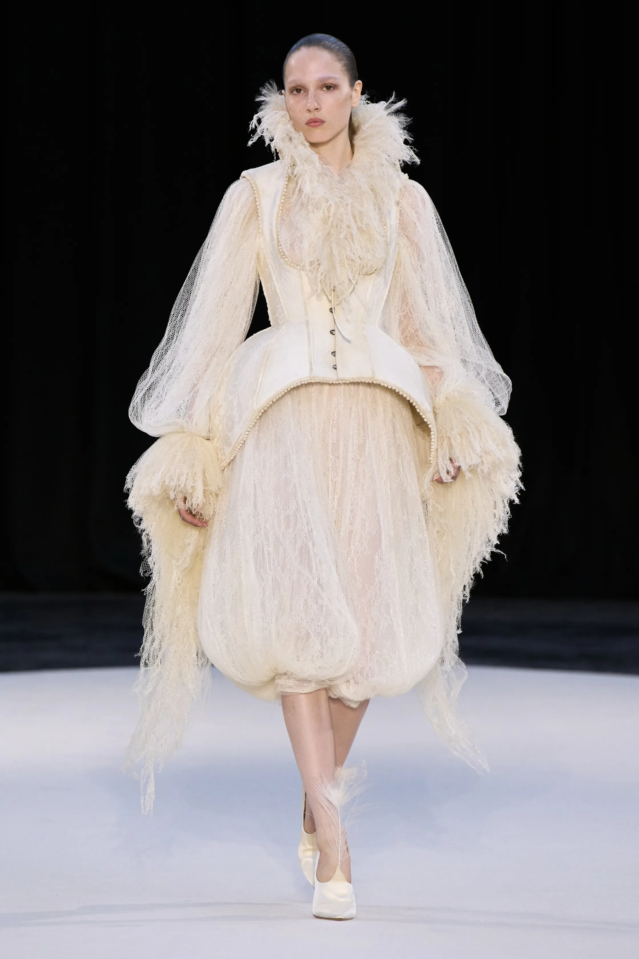 00002-ashi-studio-fall-2026-couture-credit-gorunway (1).webp