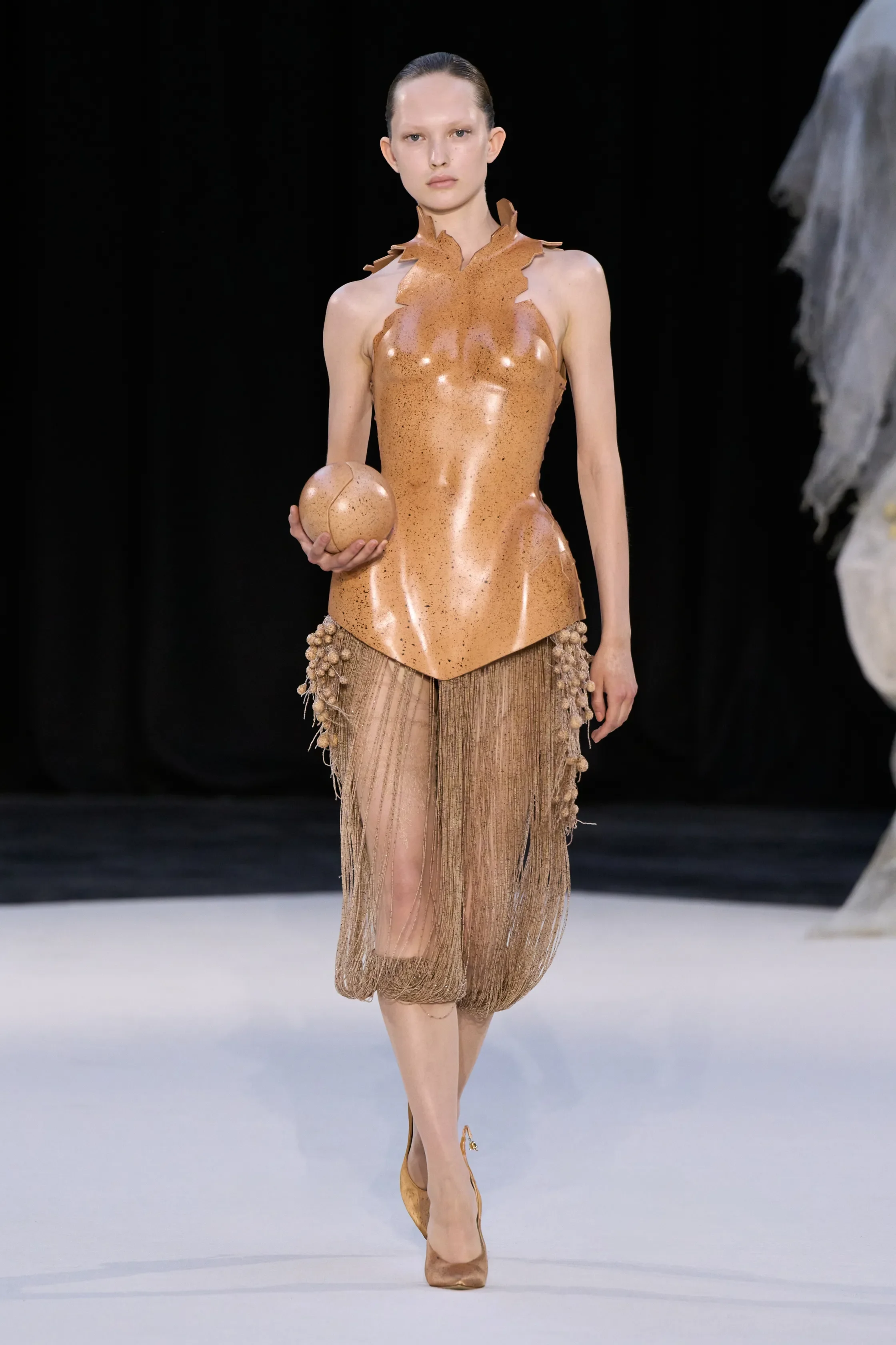 00012-ashi-studio-fall-2026-couture-credit-gorunway (1).webp