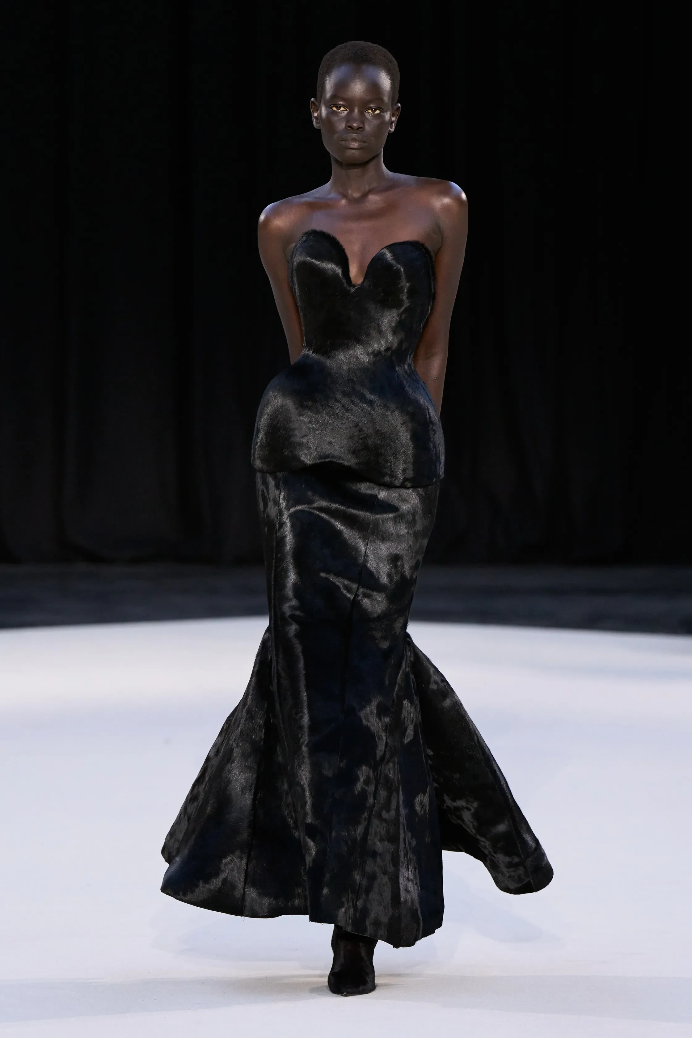 00017-ashi-studio-fall-2026-couture-credit-gorunway (1).webp