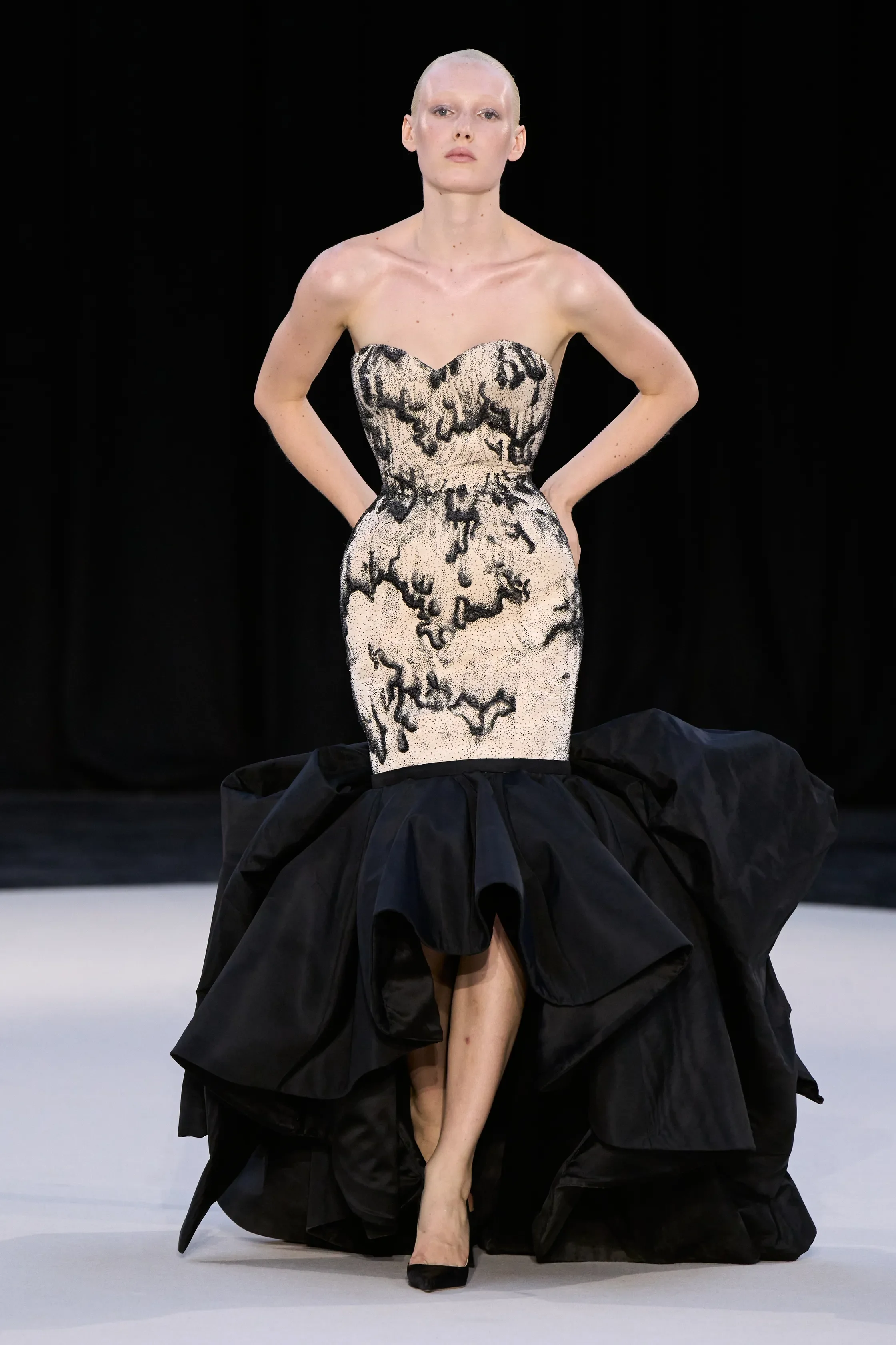 00022-ashi-studio-fall-2026-couture-credit-gorunway (1).webp