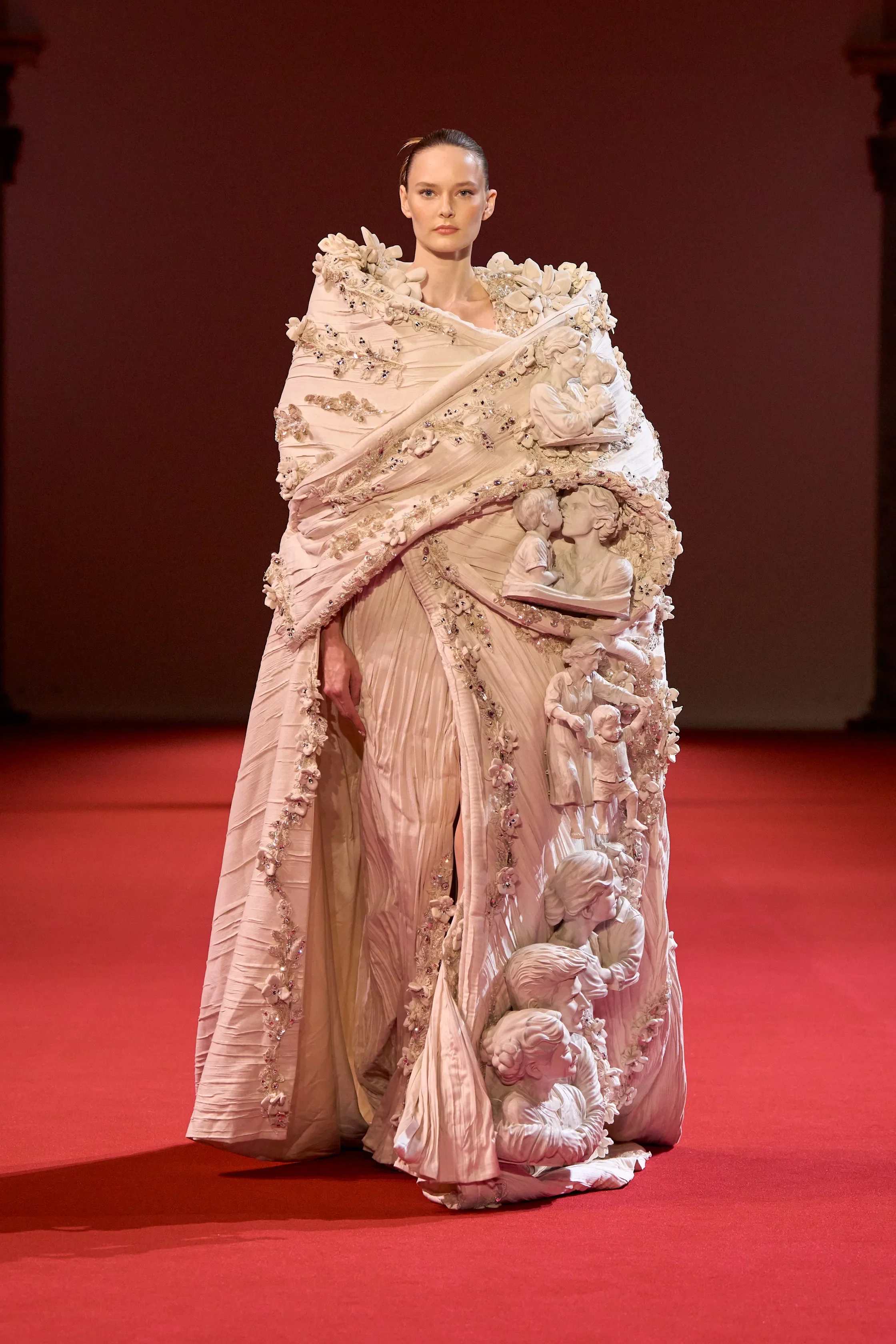 00001-manish-malhotra-fall-2026-couture-credit-gorunway.webp