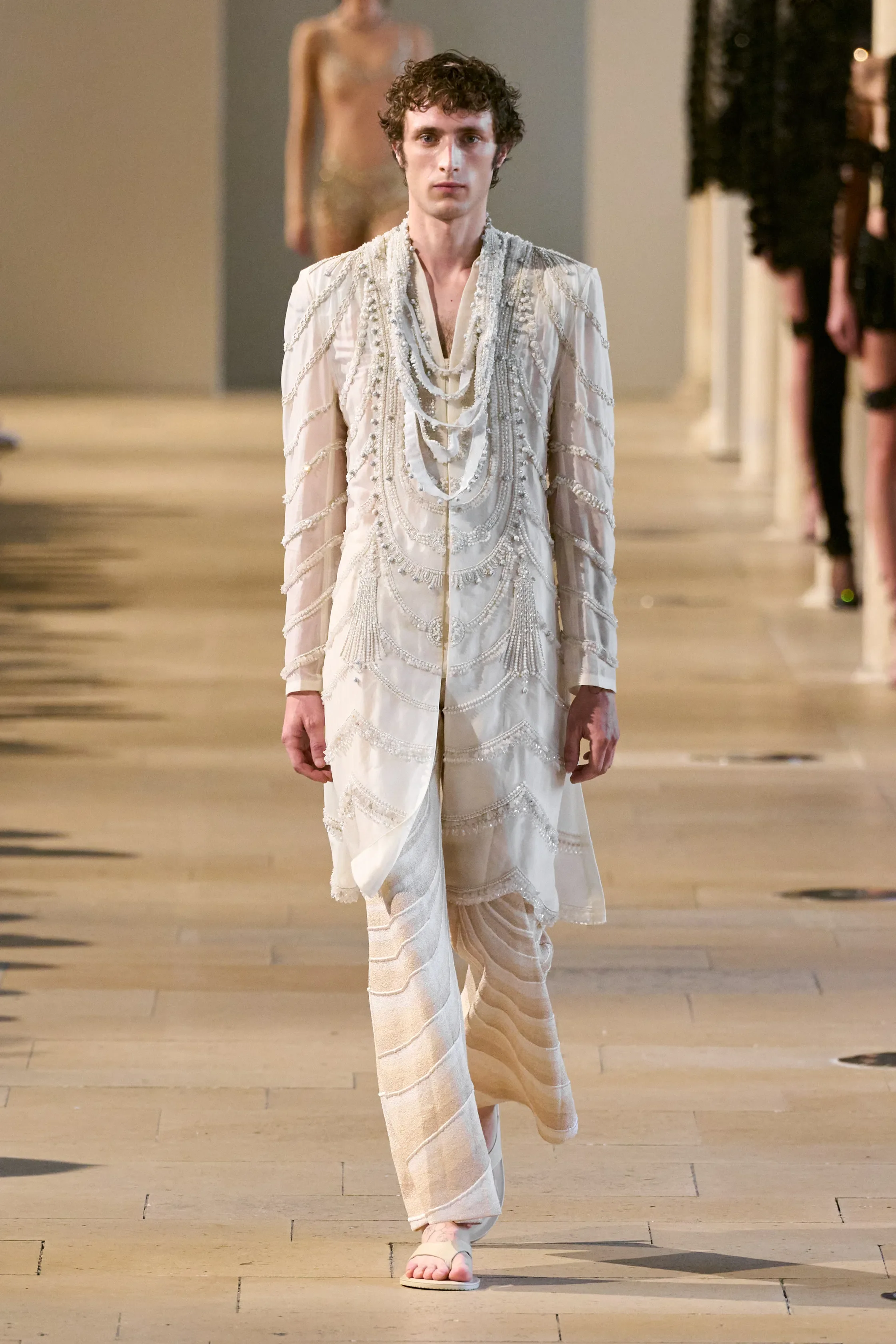00027-rahul-mishra-fall-2026-couture-credit-gorunway.webp