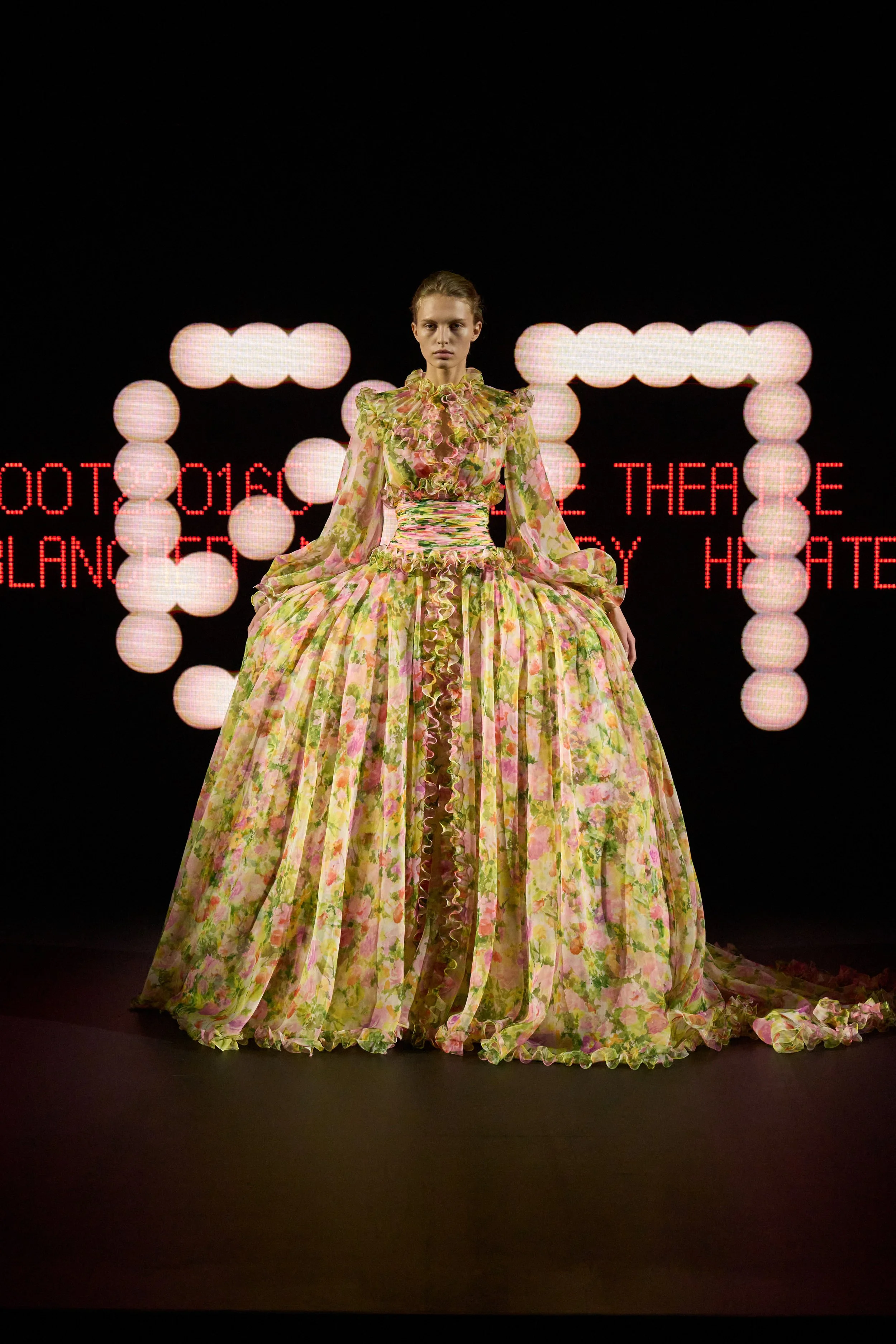 007_VALENTINO_HC25.jpg