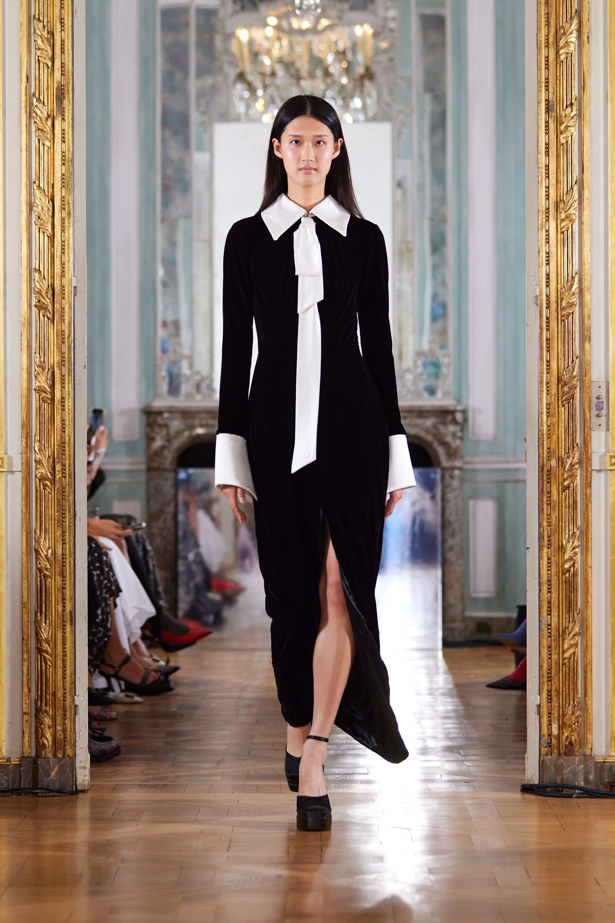 RVNG_ss25_runway_press_look01.jpg