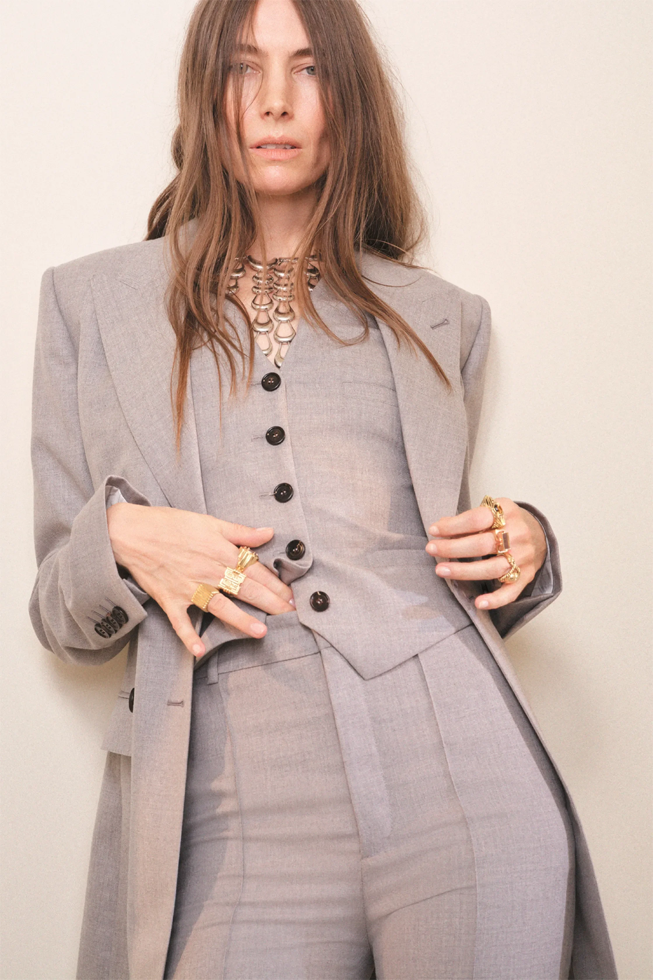 00009-chloe-resort-2027-credit-brand.webp