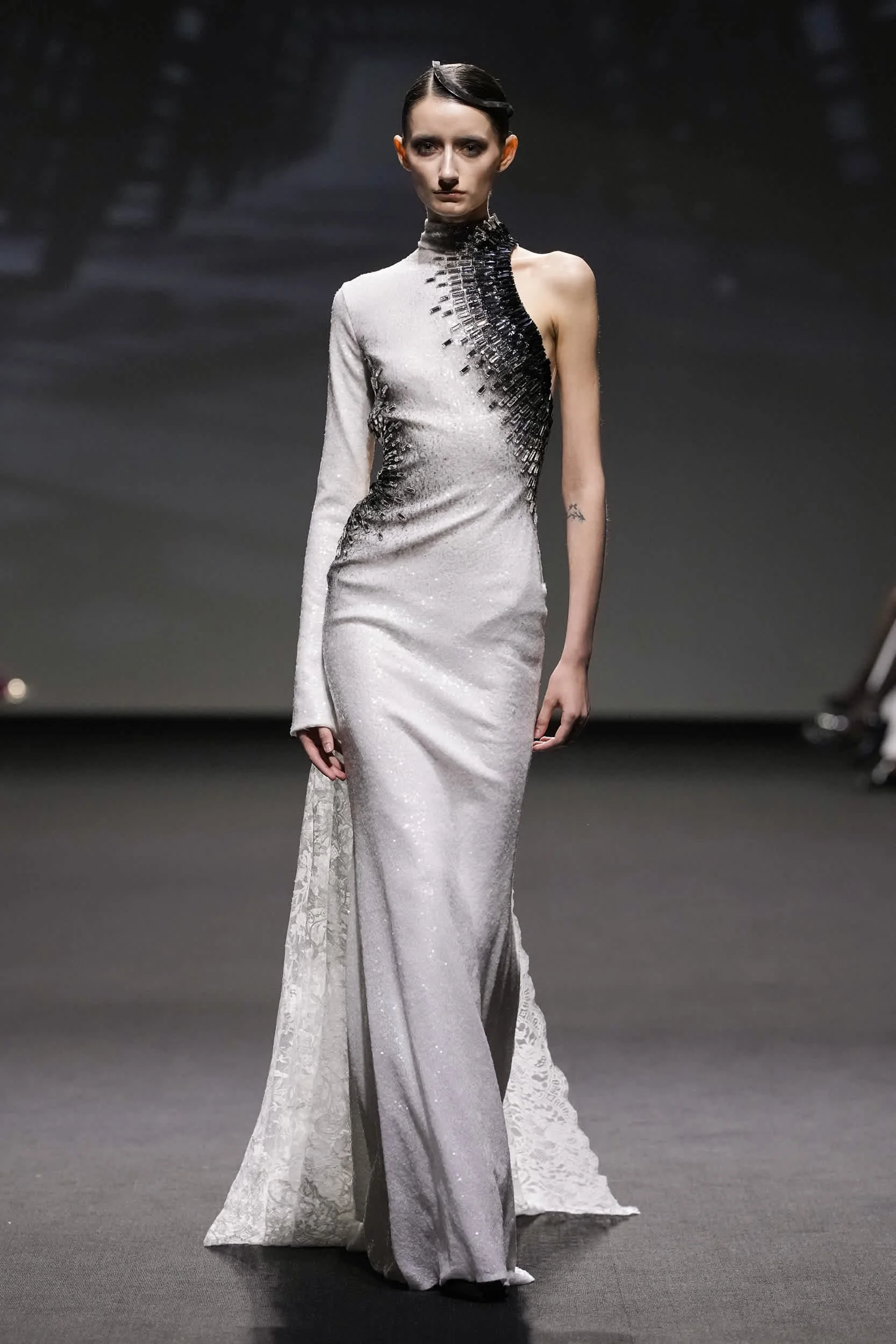 ANTOINE KAREH_DUBAI FASHION WEEK_AW25-26_001.jpg