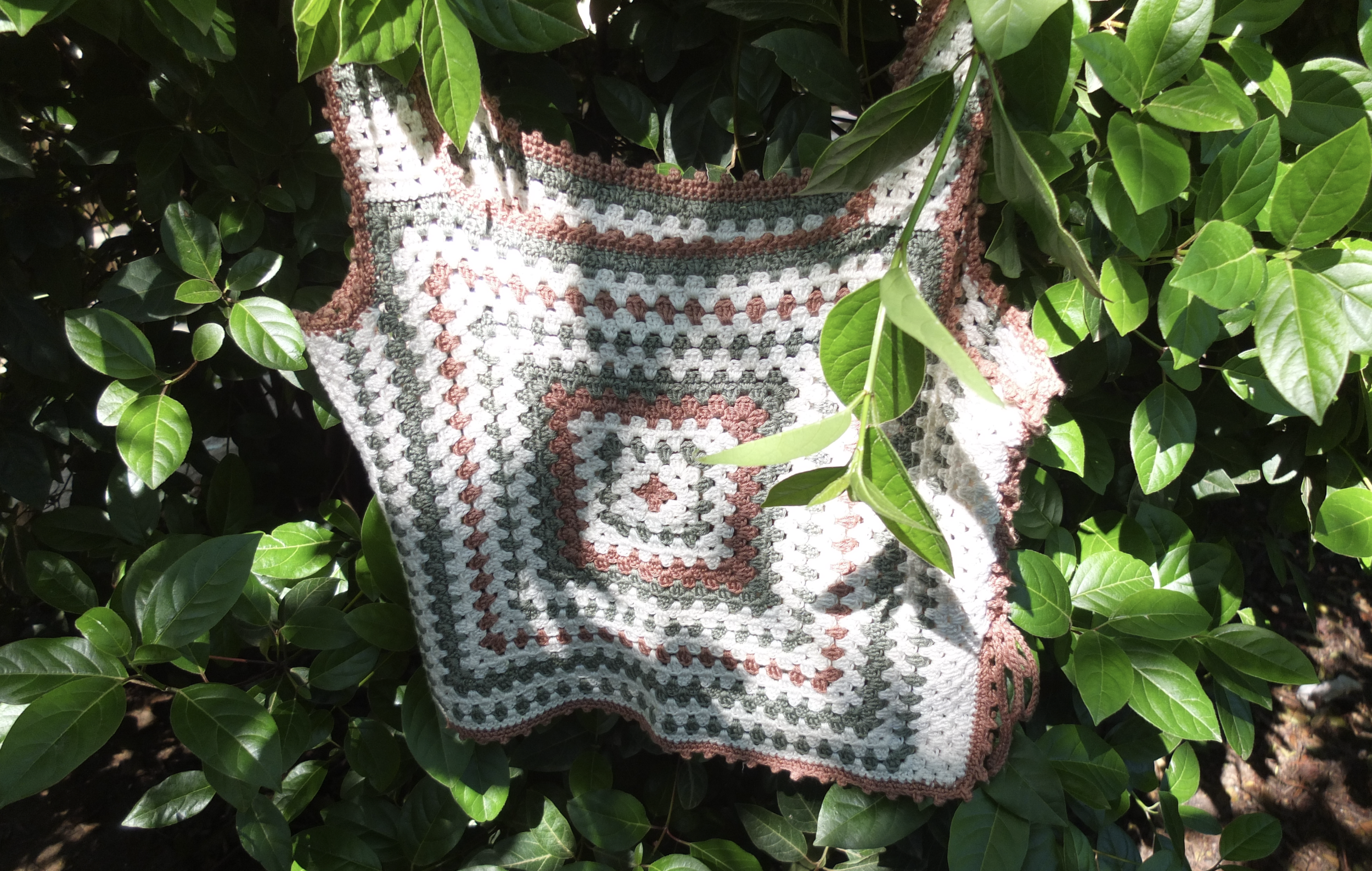 aurealopez crochet top granny.png