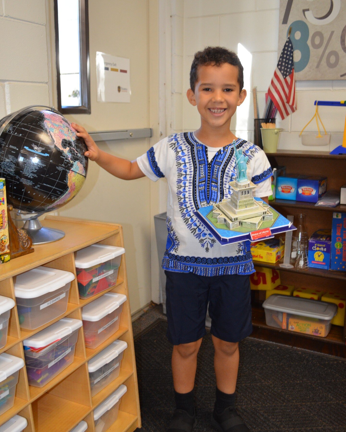 1st grade have been learning about the different continents and wrapped it up today with their Around the World Day celebration. You did a great job, scholars, giving your presentations and working so hard on you're country or continent's project!