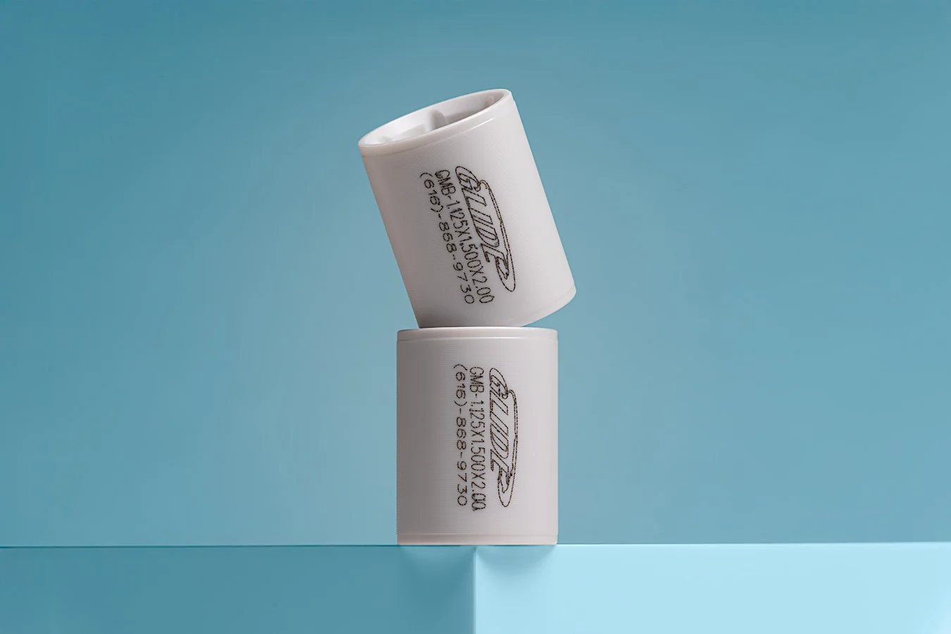 Product Photography on White vs. Color: Choosing the Right Image for the Job