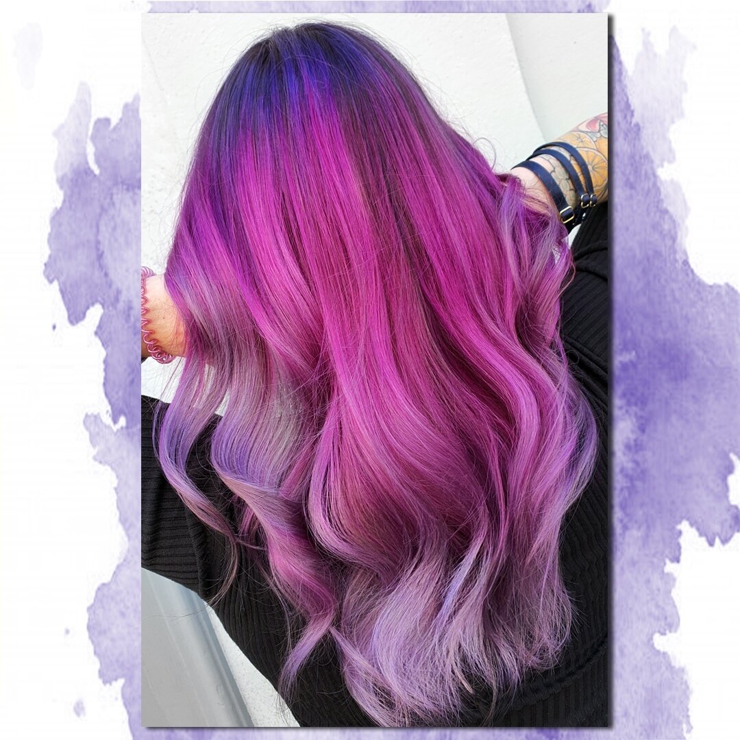 💕3 TONE-Revival💕⁠
Spicing up Jessica's hair with a very loved colour combo we once did last year- adding a smokey lilac-grey to her ends! ⁠
We redid her purple &amp; pink tones and then created this transition from dark to light. We love to redo a 