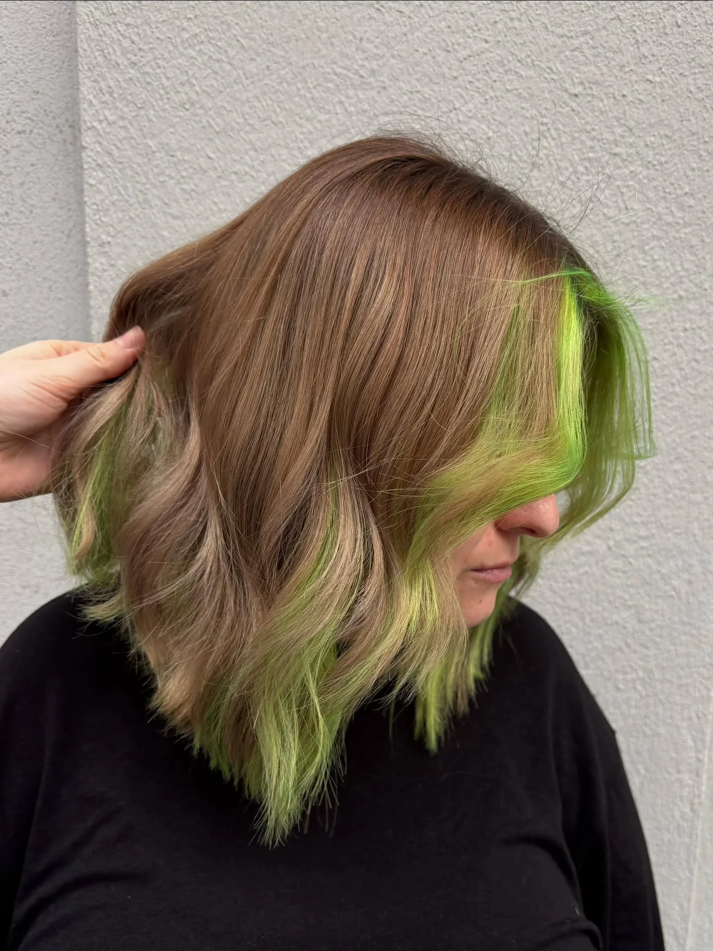 💚🍄✨ Green Halo Magic ✨🍄💚⁠
Our amazing regular, Katharina, came in with a set budget and gave us full creative freedom &mdash; and you know that&rsquo;s when the real magic happens! 💫💇🏼&zwj;♀️⁠

We created a stunning green money piece paired wi