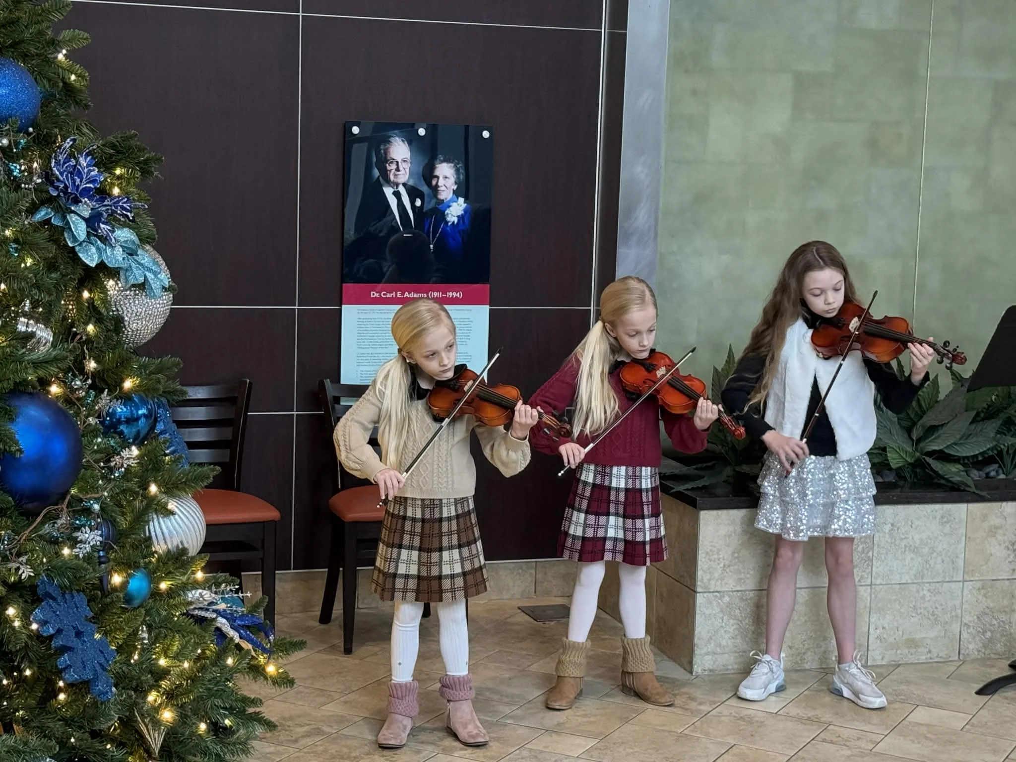 Elaine's students performing live in Murfreesboro for Christmas