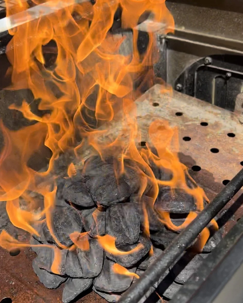 How to Light a Charcoal Grill Using Lighter Fluid — @chefmikehard Recipes!