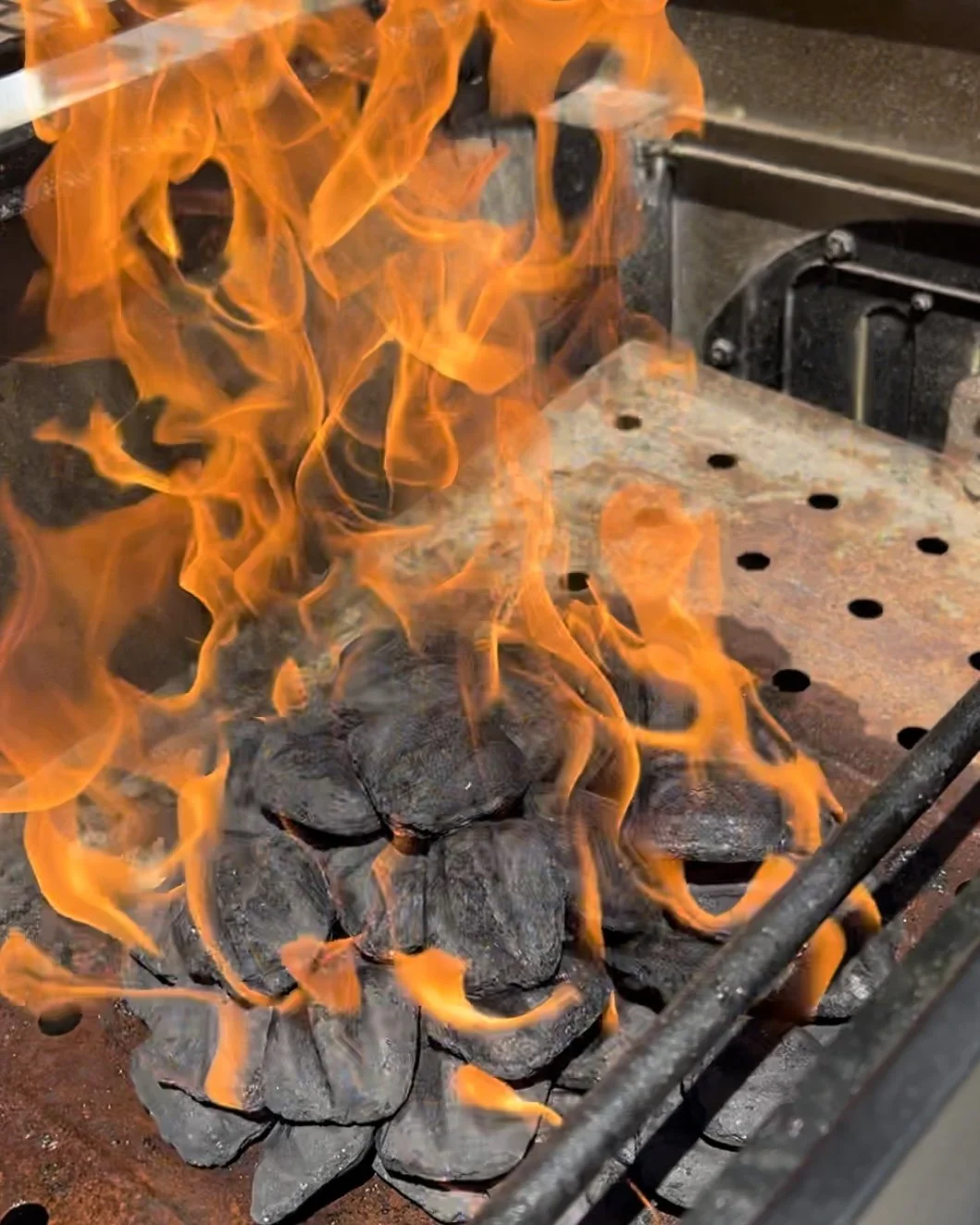 How to Light a Charcoal Grill Using Lighter Fluid — chefmikehard Recipes!