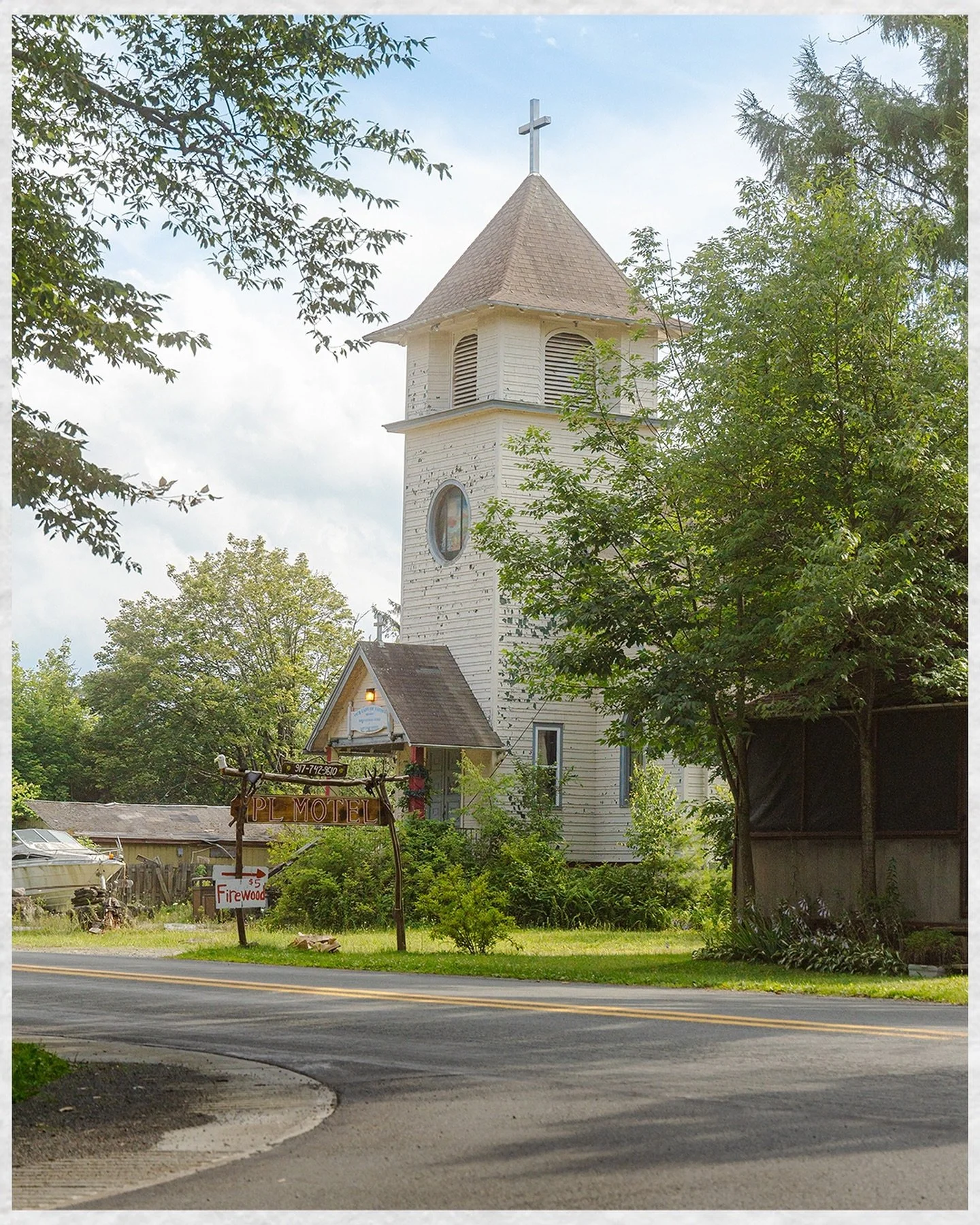 He sent me searchin&rsquo; ⛪️
&bull;
Eos R - 24-70mm
