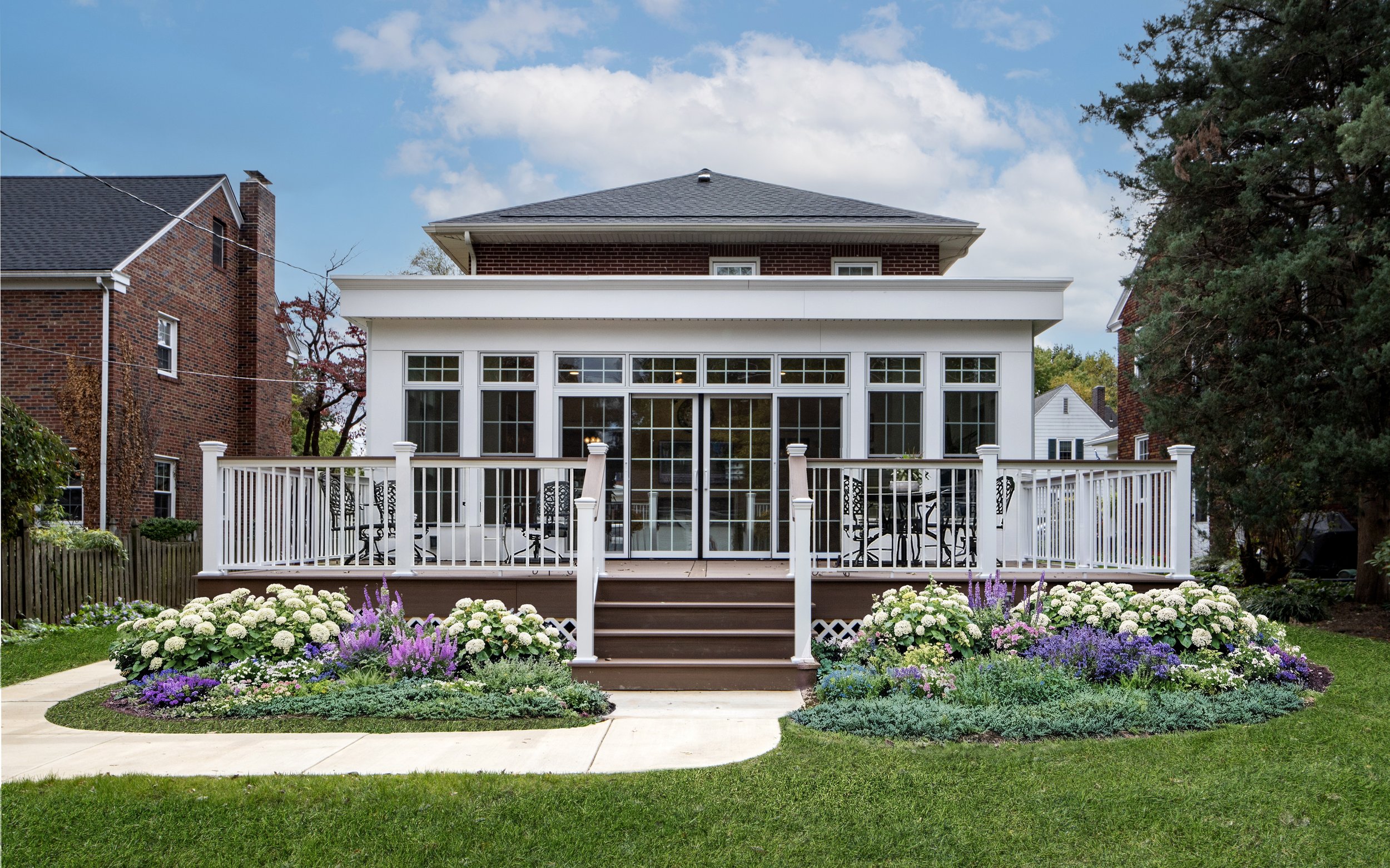 CLASSIC COLONIAL SUN PARLOR