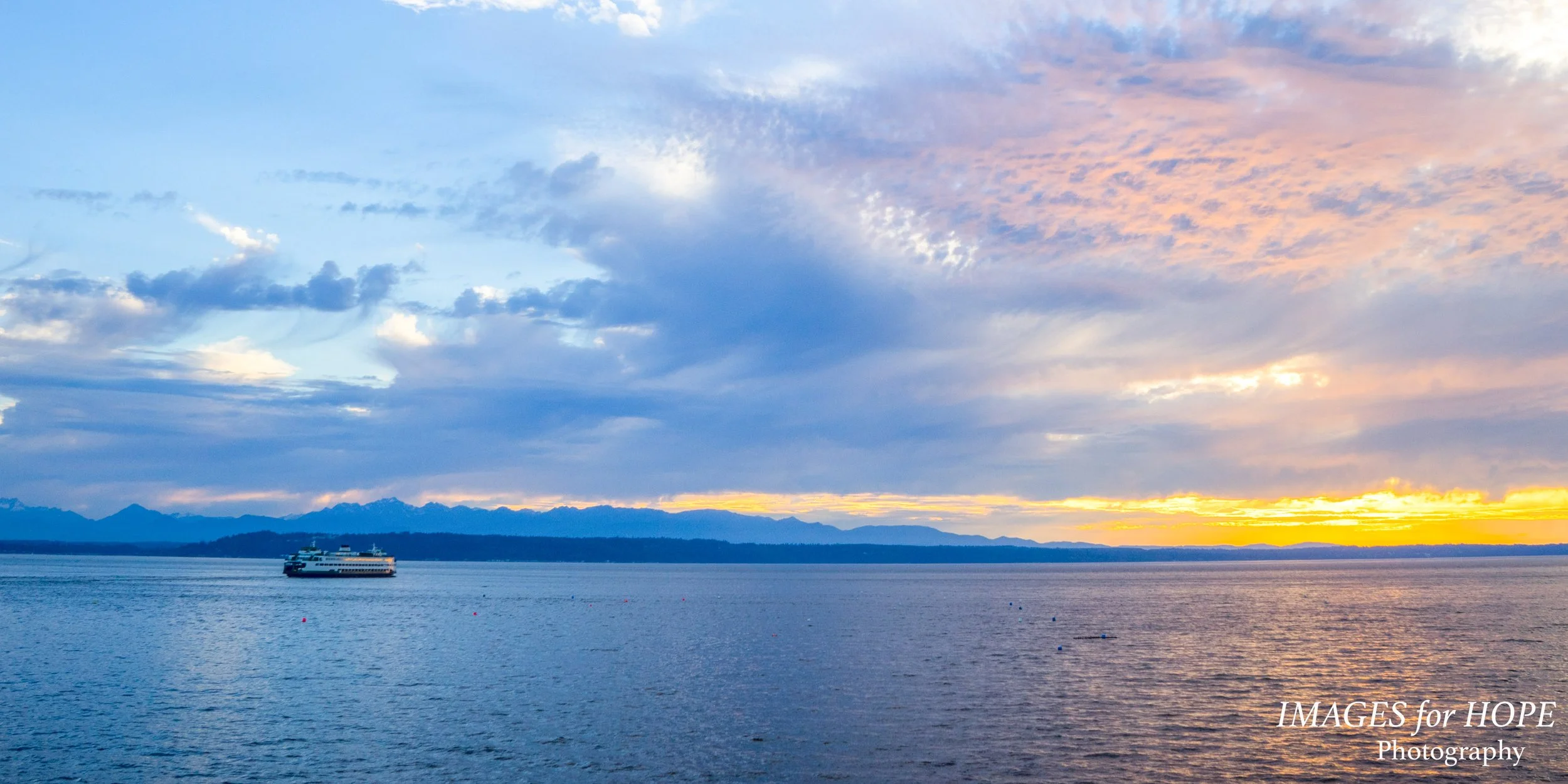 Ferry Crossing Puget Sound (Washington)